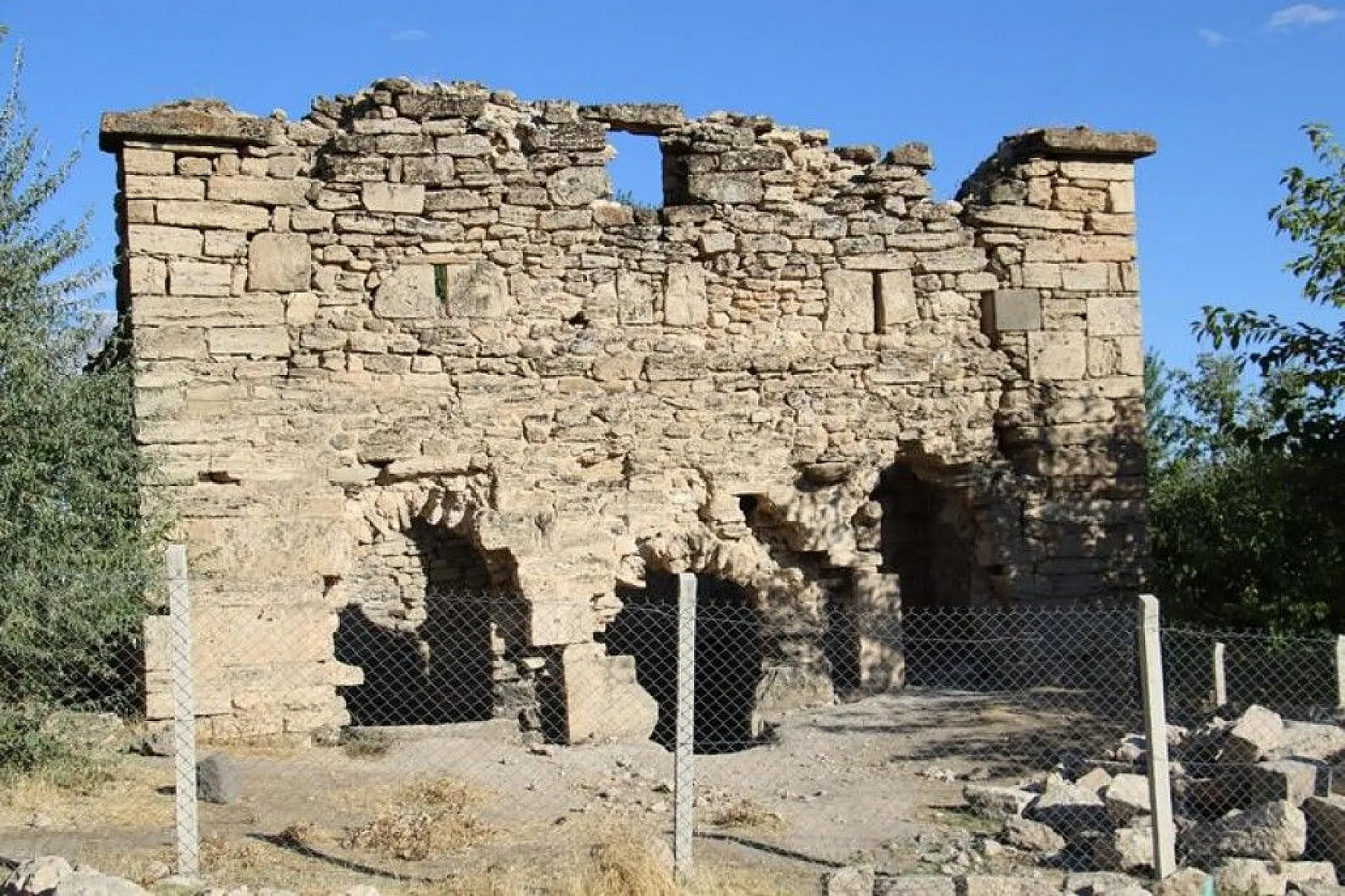 Bin 200 yıl önce hastane ve cami olarak kullanılmış