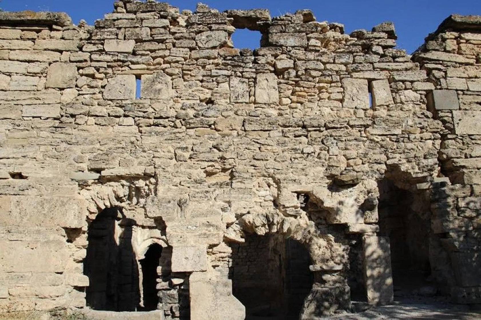 Bin 200 yıl önce hastane ve cami olarak kullanılmış