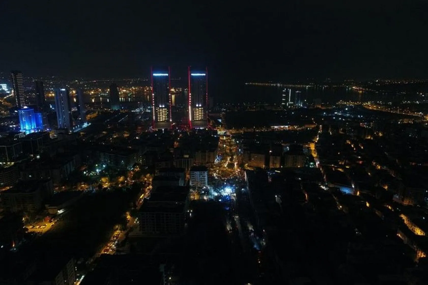 İzmir umut sessizliğine büründü