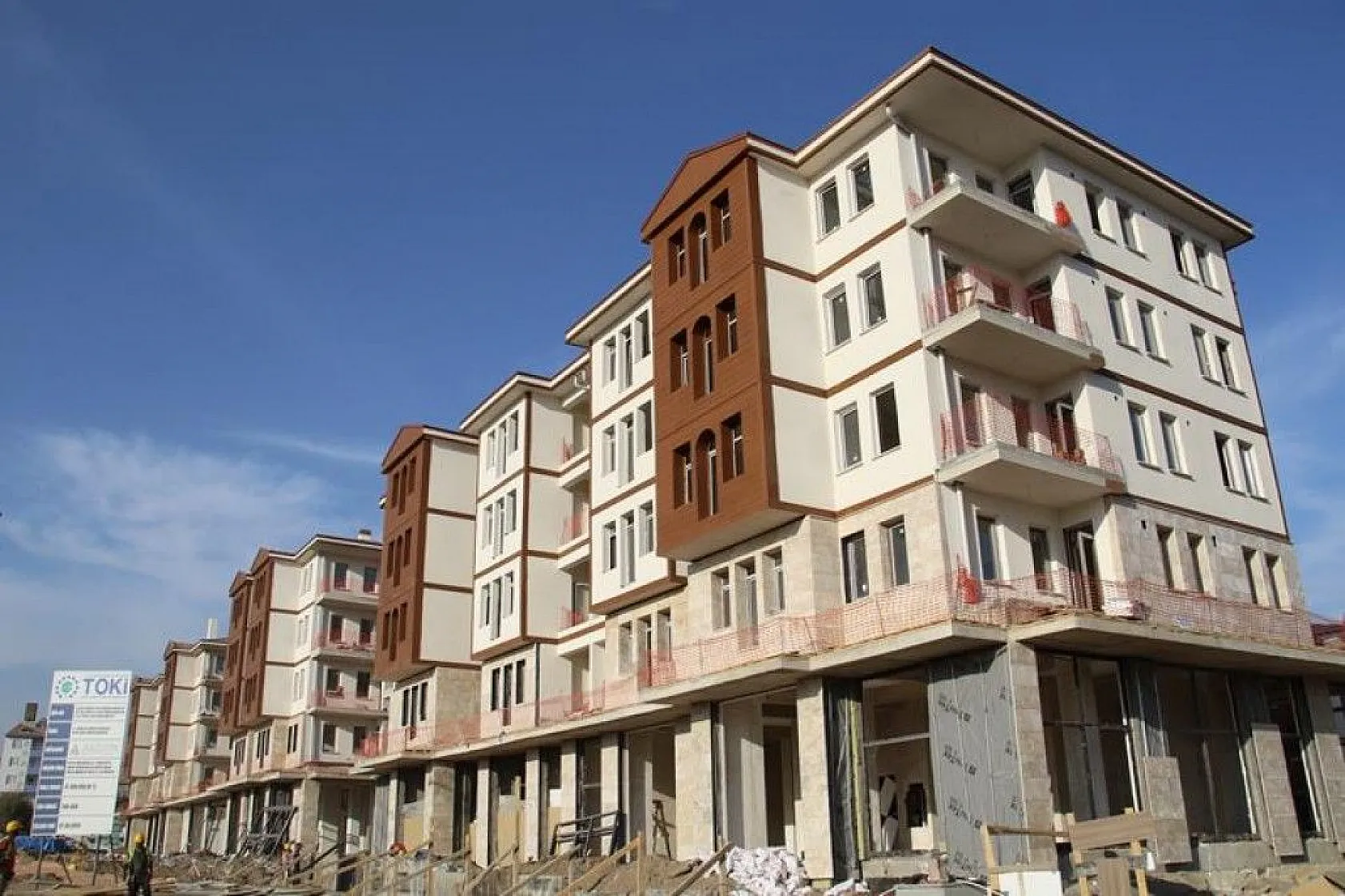 Elazığ'da binlerce konut hızla yükselmeye devam ediyor