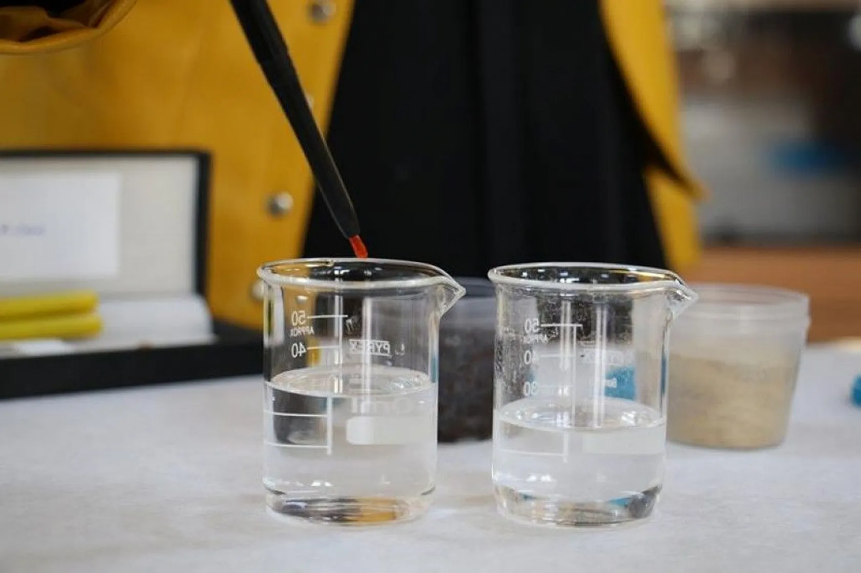 Çay posası pH ölçüm kalemine dönüştü