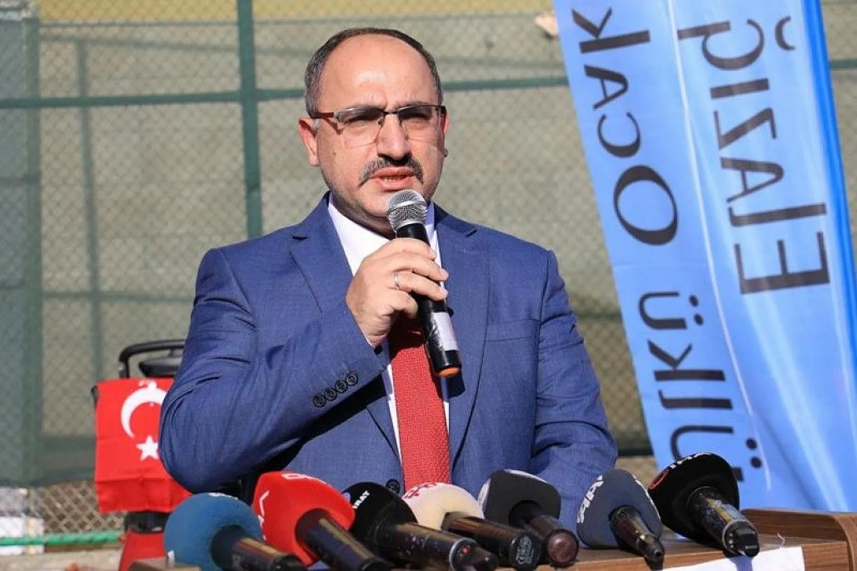 Elazığ'da 'Engelleri kaldırıyoruz' projesi ile 80 adet akülü araç verildi