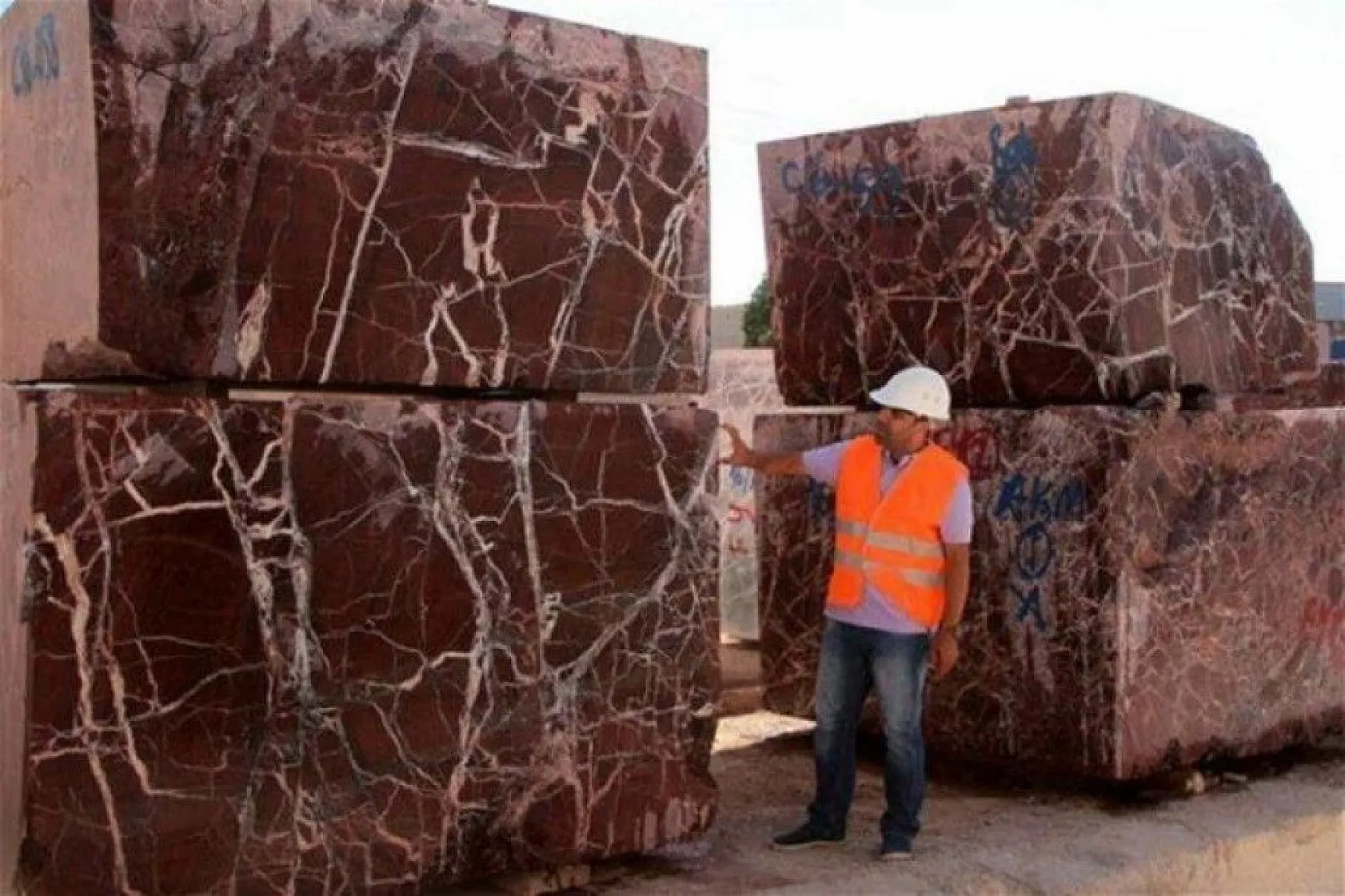 Dünyada sadece Elazığ'da üretiliyor rengi görenleri hayran bırakıyor!