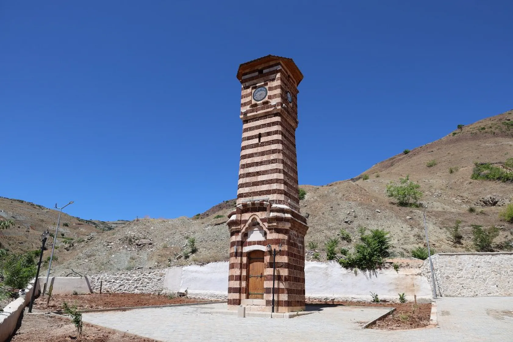 Restore edilen 'Maden Saat Kulesi' turizme kazandırıldı