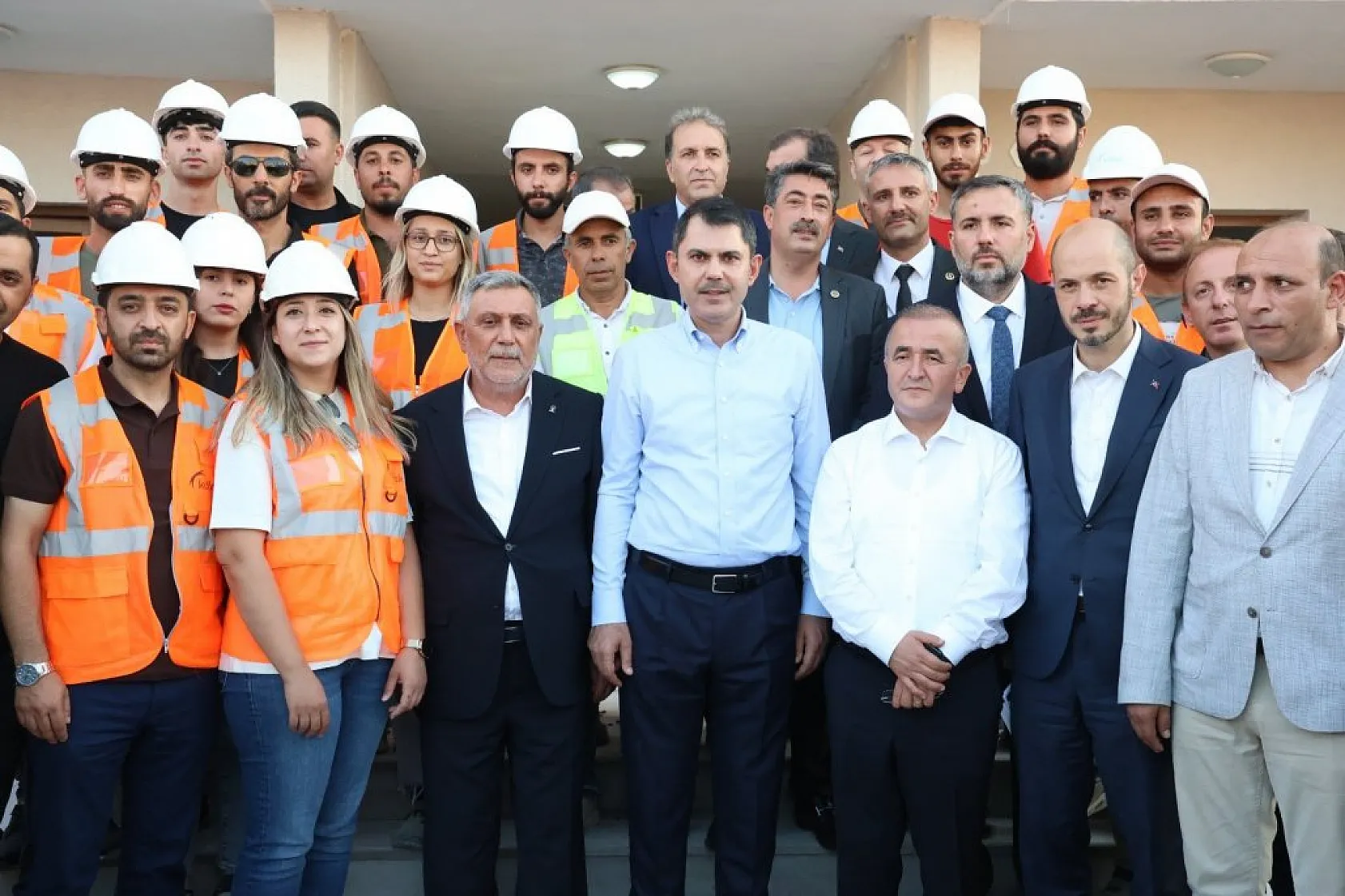 Bakan Murat Kurum Elazığ'da TOKİ konutlarını inceledi: İnşaat çalışmaları hızla devam ediyor