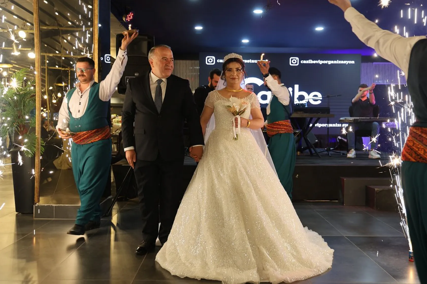 Elazığ'da Unutulmaz Karşılaşma: 34 Yıl Sonra Hayat Arkadaşı Oldular!