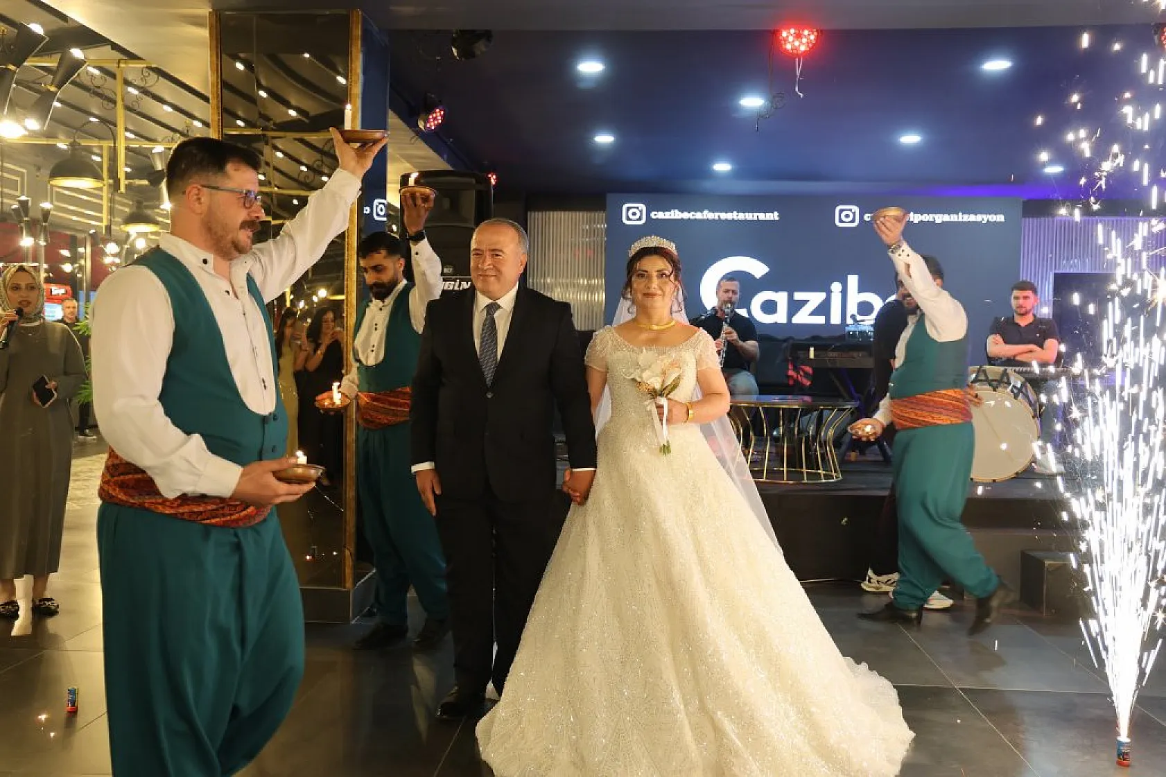 Elazığ'da Unutulmaz Karşılaşma: 34 Yıl Sonra Hayat Arkadaşı Oldular!