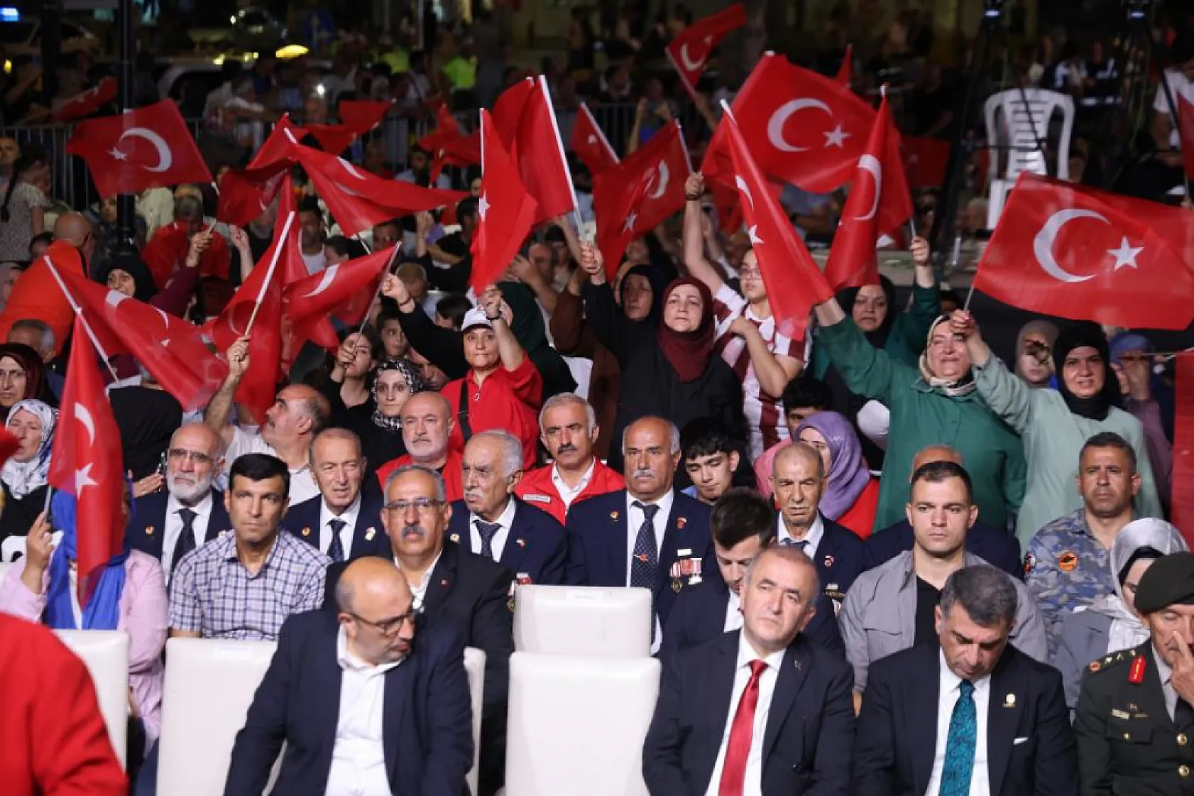 Elazığ'da 15 Temmuz Coşkusu: Gakgolar Demokrasiye Sahip Çıktı