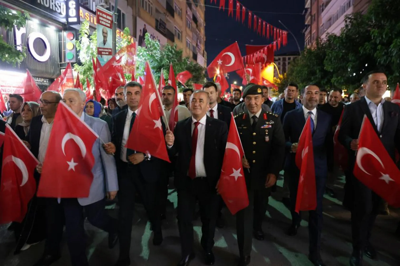 Elazığ'da 15 Temmuz Coşkusu: Gakgolar Demokrasiye Sahip Çıktı