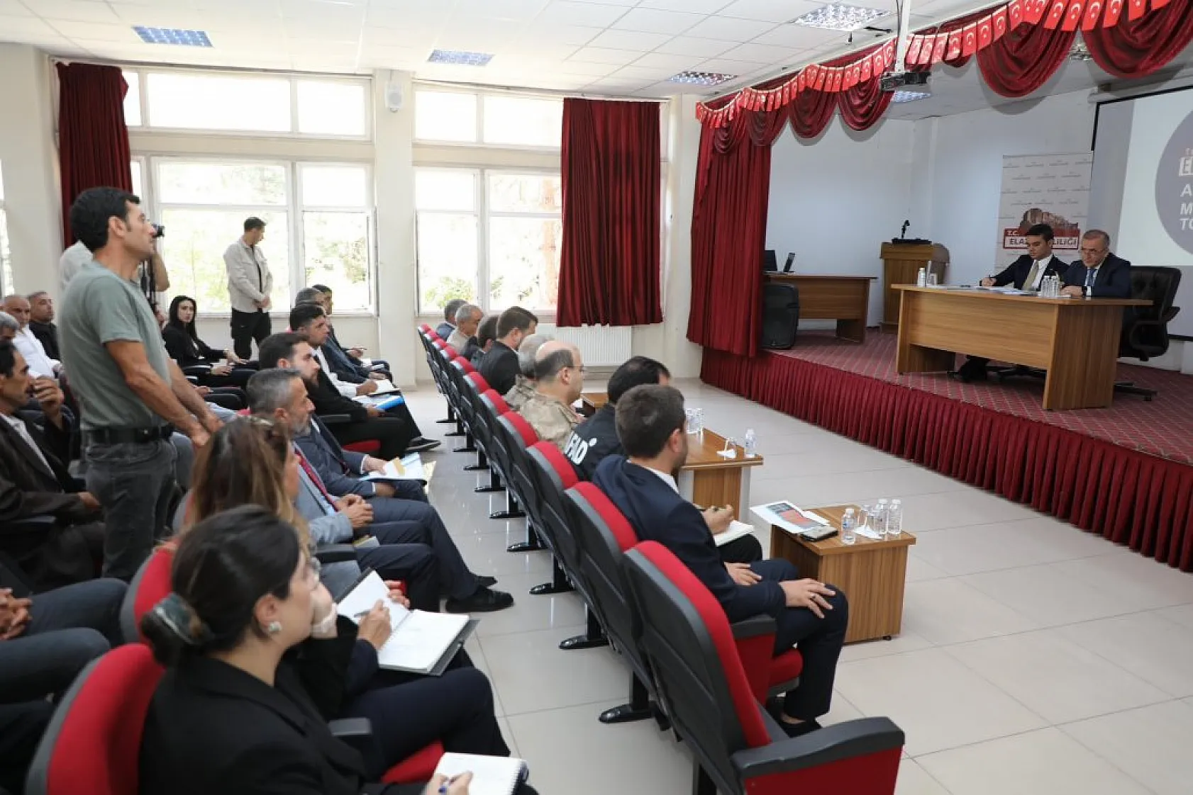 Vali Numan Hatipoğlu, Alacakaya ve Maden'deki çalışmaları yerinde inceledi