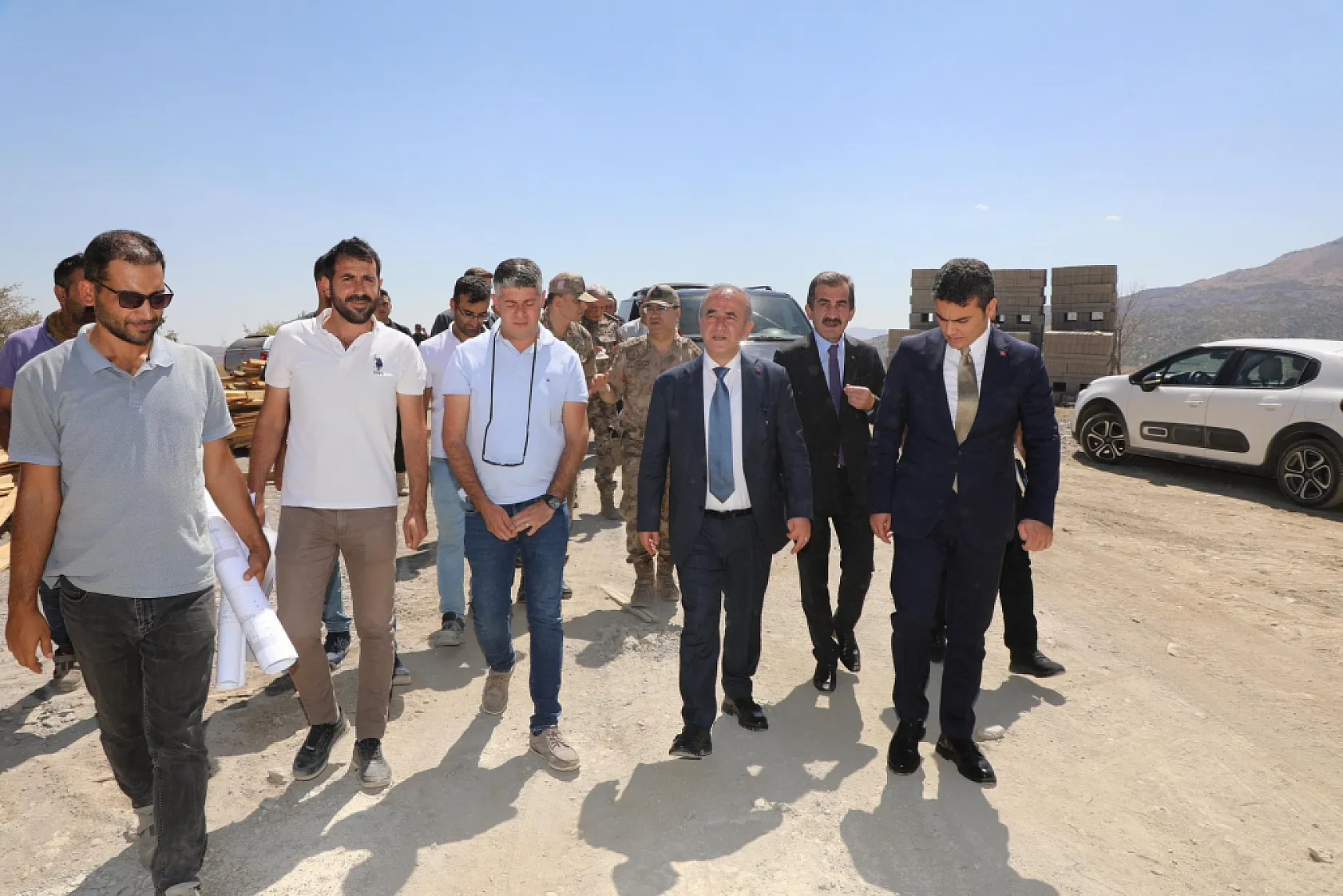 Vali Numan Hatipoğlu, Alacakaya ve Maden'deki çalışmaları yerinde inceledi