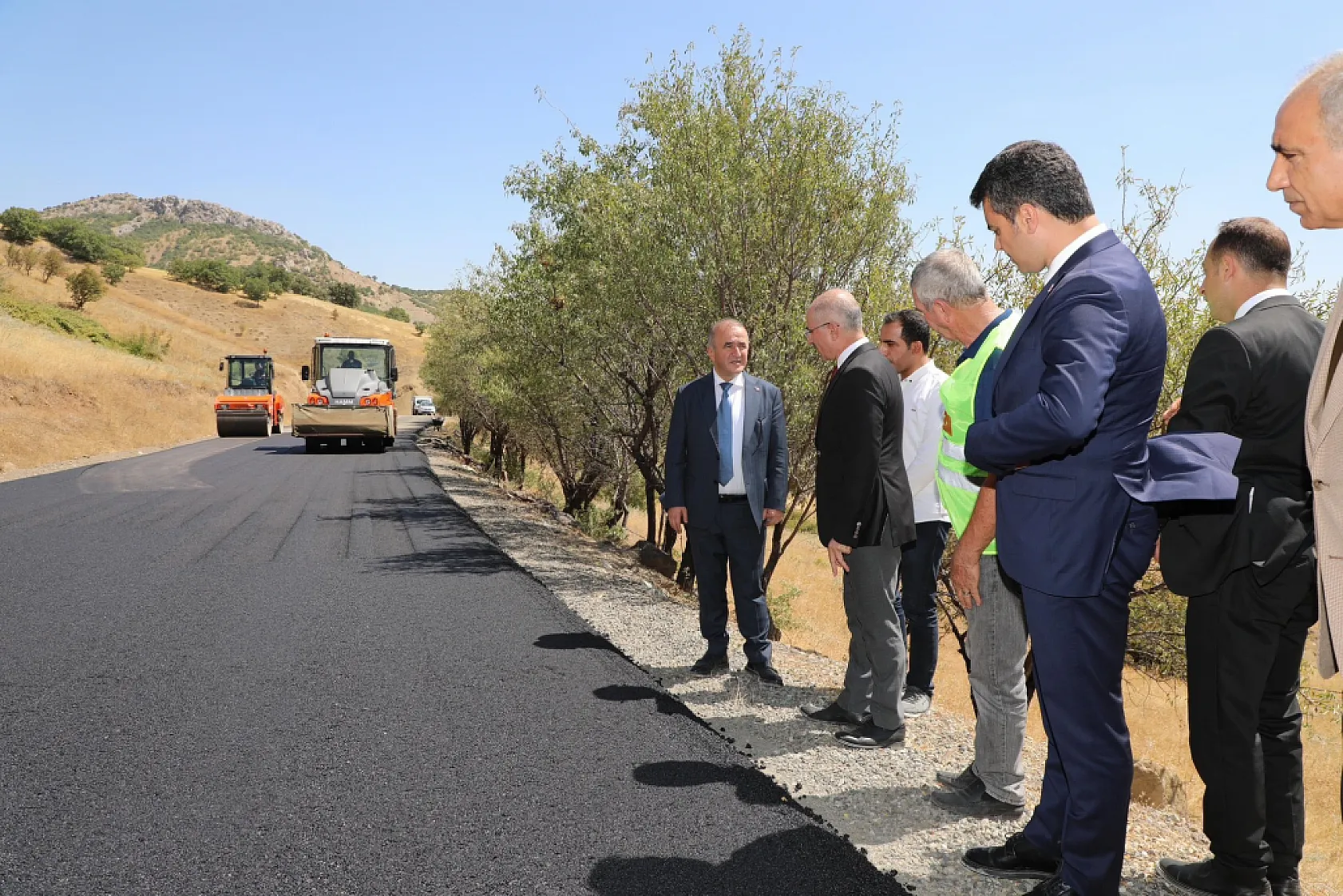 Vali Numan Hatipoğlu, Alacakaya ve Maden'deki çalışmaları yerinde inceledi