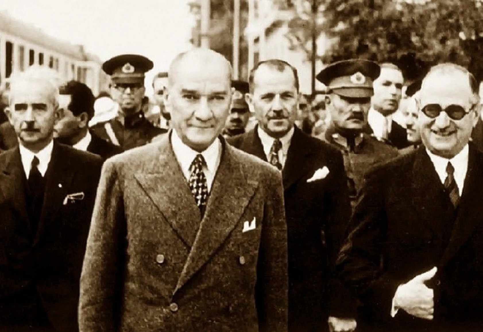 Daha önce görmediğiniz kareleriyle Atatürk