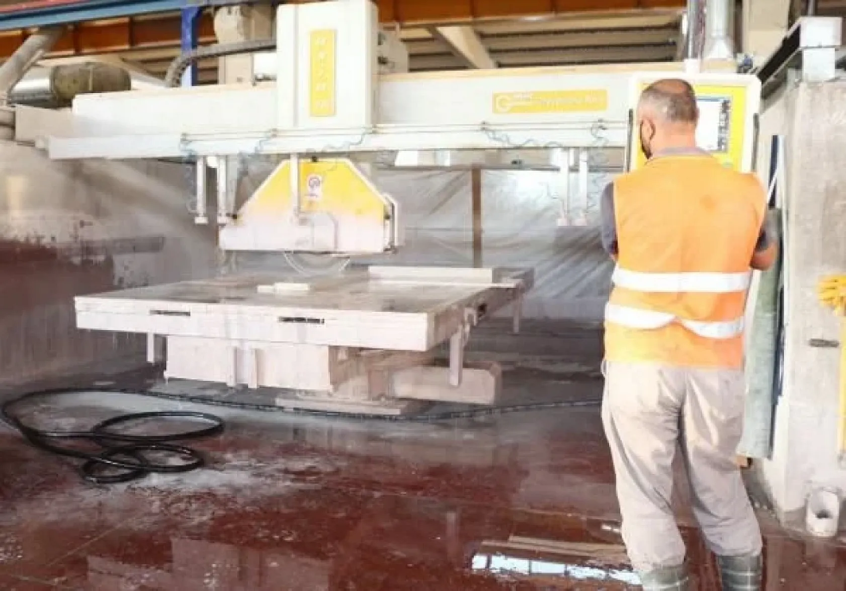 Dünyada sadece Elazığ'da üretiliyor rengi görenleri hayran bırakıyor!