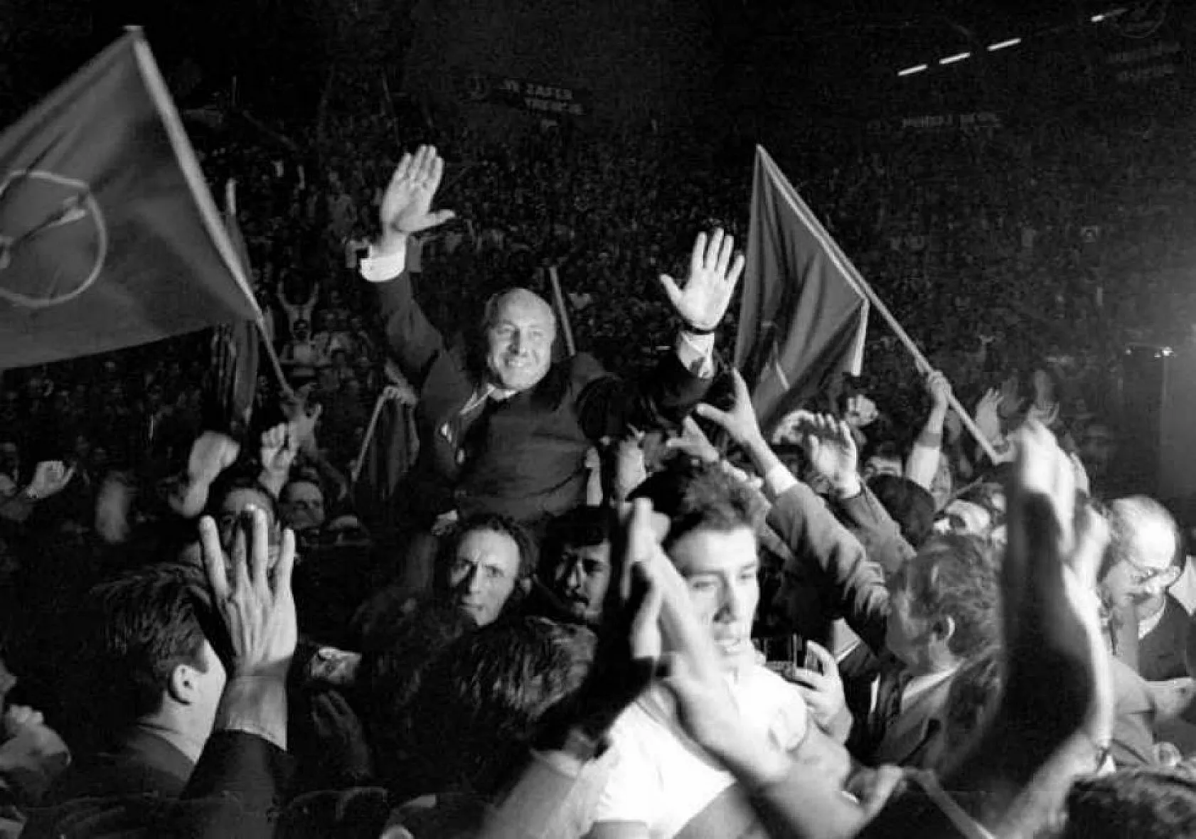 Arşivlerle Türk siyasetinin 'Erbakan Hoca'sı