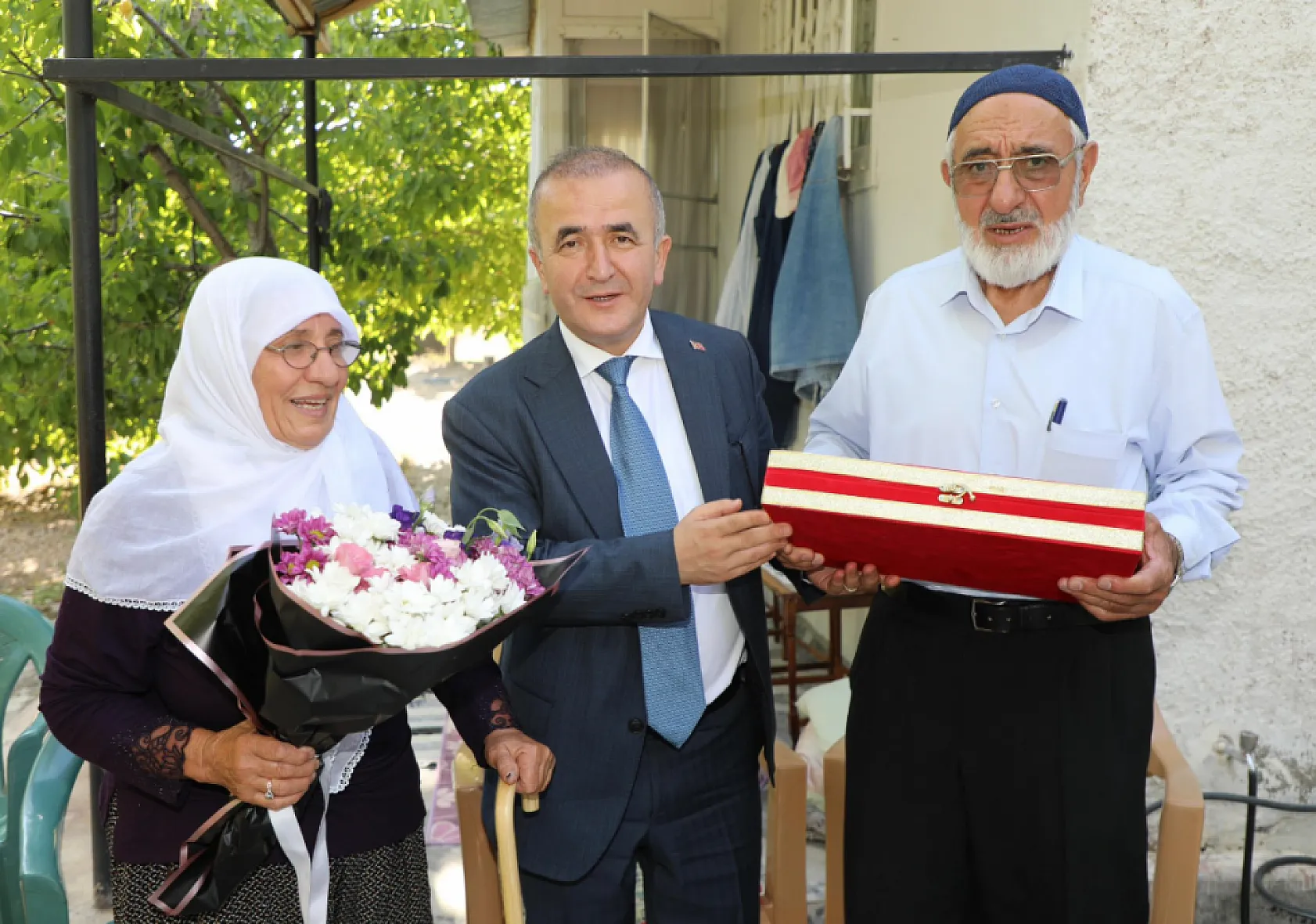 Vali Numan Hatipoğlu, Alacakaya ve Maden'deki çalışmaları yerinde inceledi