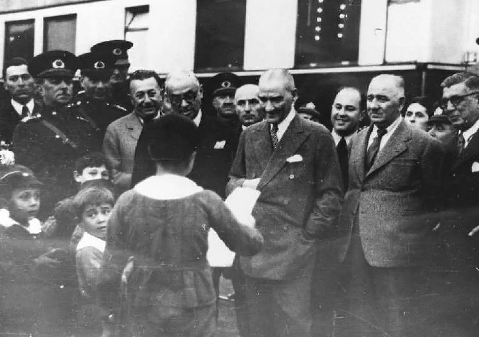 Daha önce görmediğiniz kareleriyle Atatürk