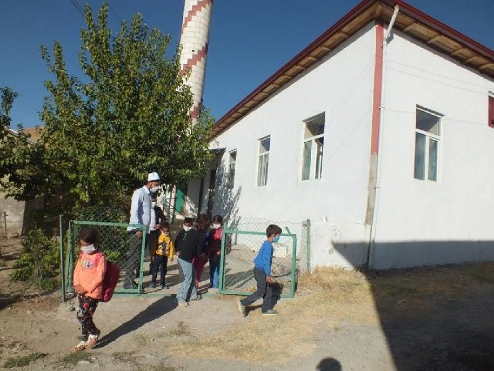 Muhtar, köy camisini eğitim yuvasına dönüştürdü