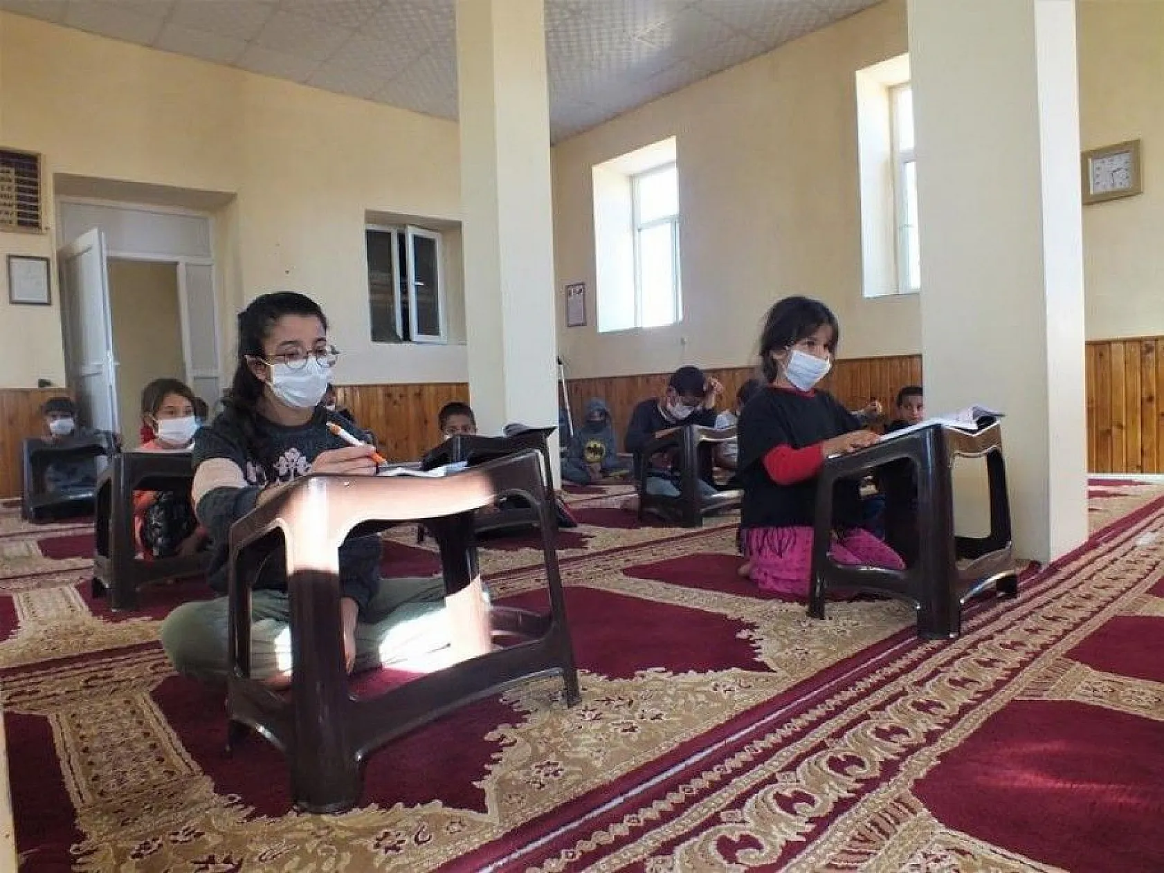 Muhtar, köy camisini eğitim yuvasına dönüştürdü