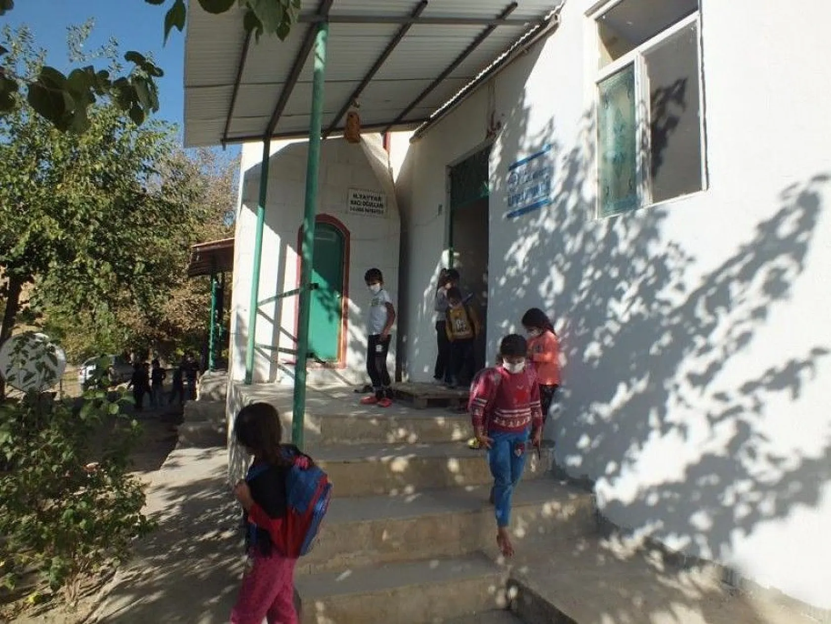 Muhtar, köy camisini eğitim yuvasına dönüştürdü