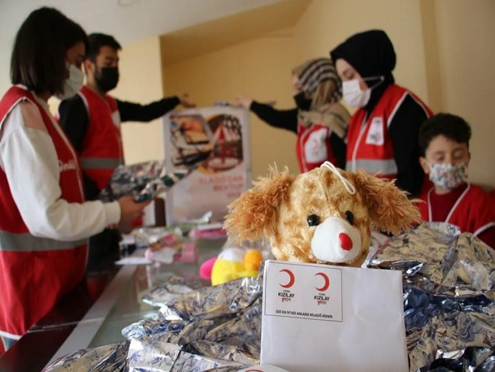Elazığ'da depremi yaşayan çocuklardan İzmirli akranlarına mektup