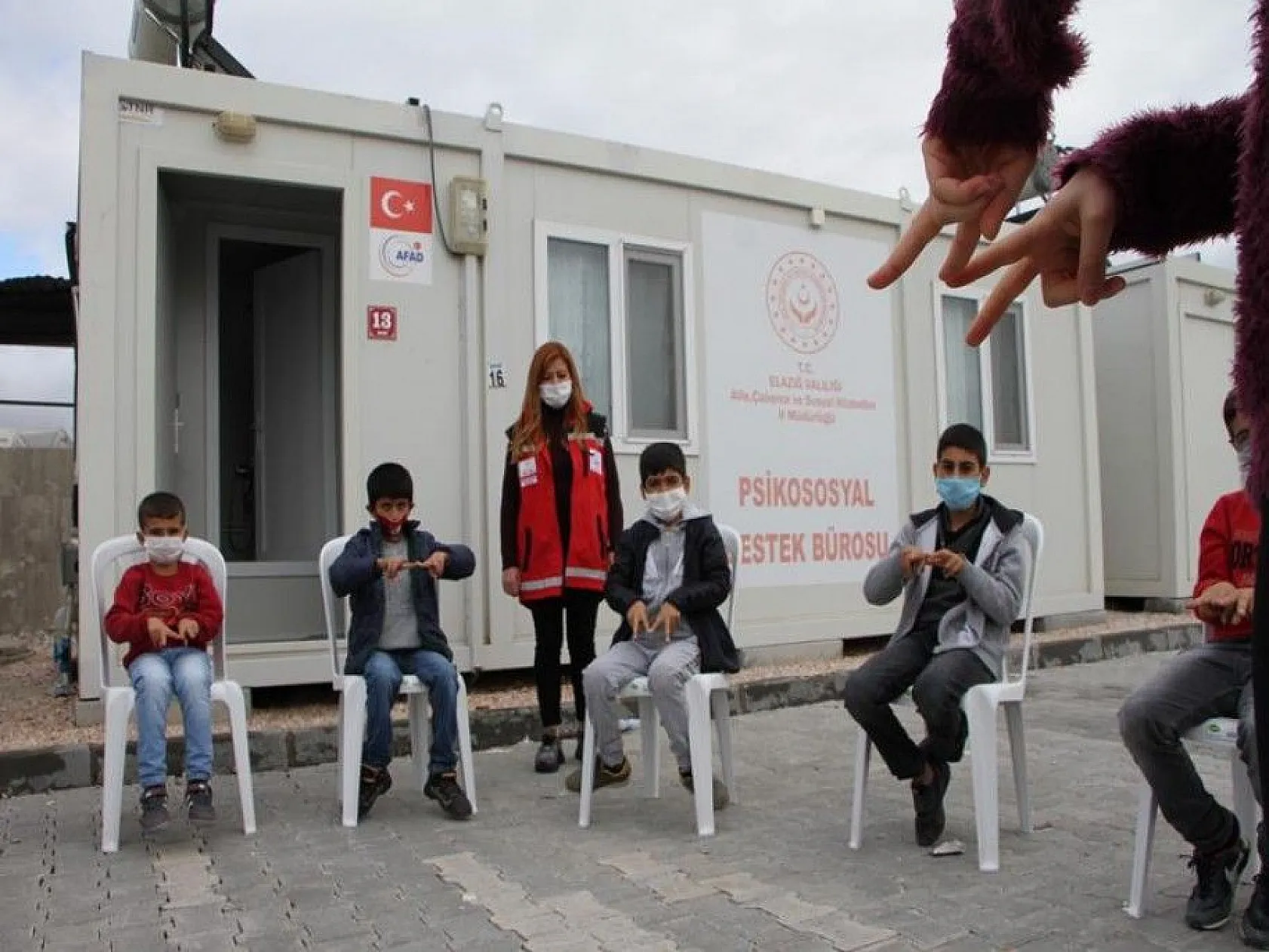 Depremzede çocuklardan, İzmirli akranlarına 'sessiz' destek