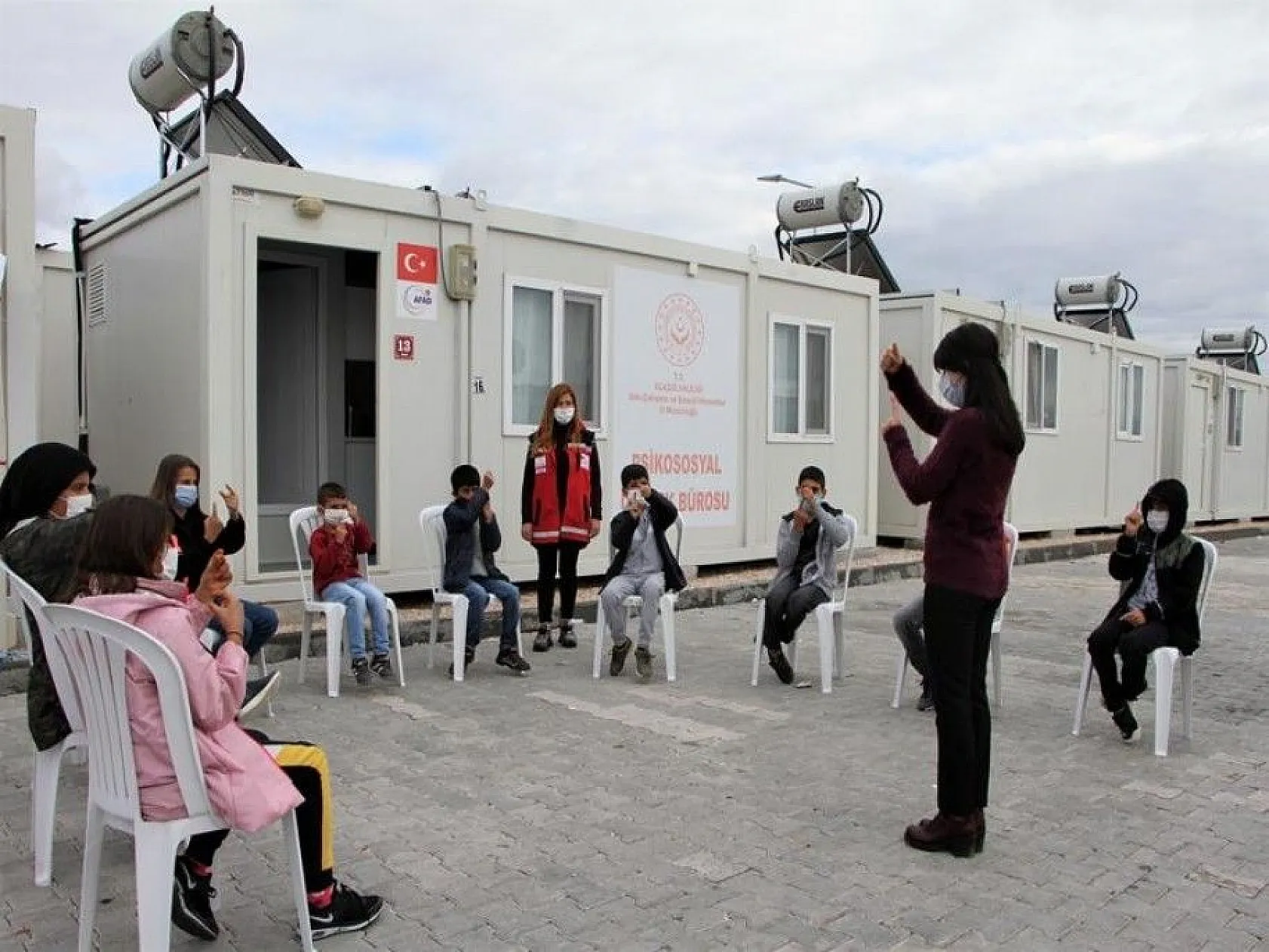 Depremzede çocuklardan, İzmirli akranlarına 'sessiz' destek