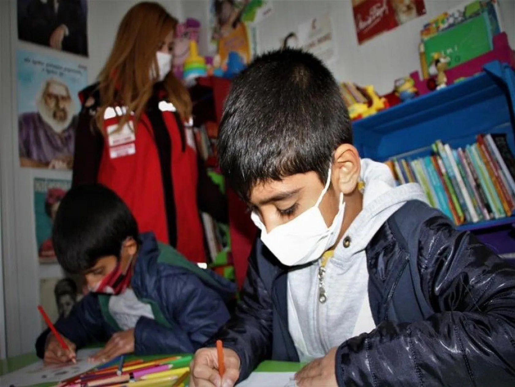 Depremzede çocuklardan, İzmirli akranlarına 'sessiz' destek