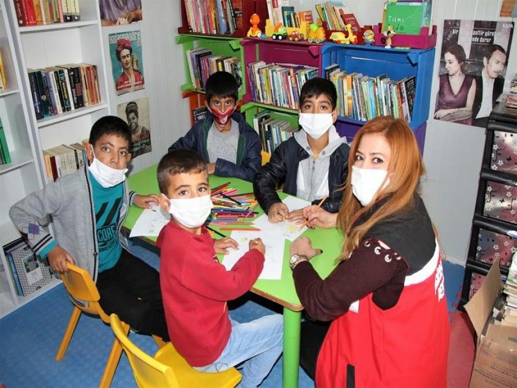 Depremzede çocuklardan, İzmirli akranlarına 'sessiz' destek