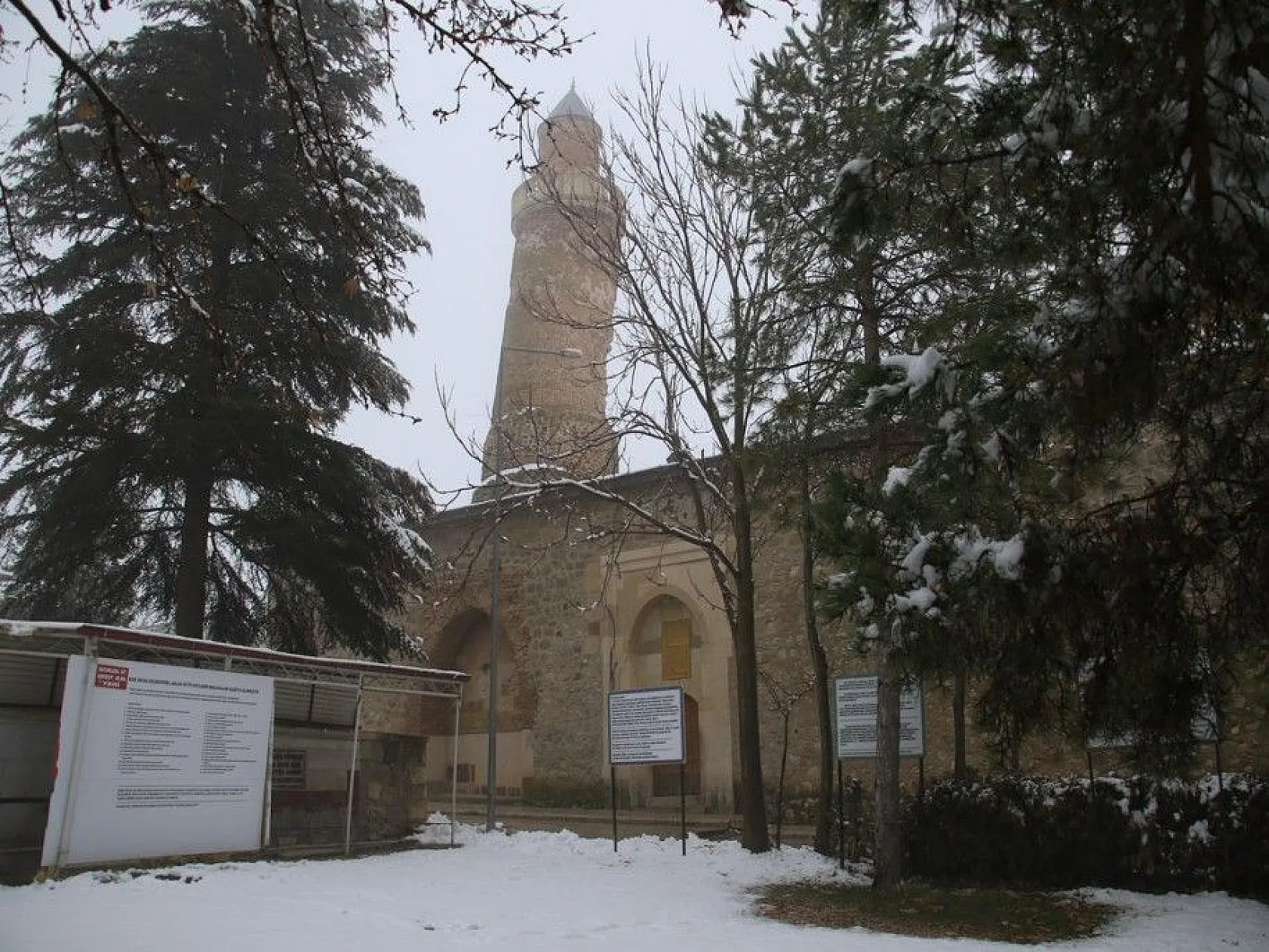 Harput'ta kar ve sis altındaki tarihin eşsiz manzarası
