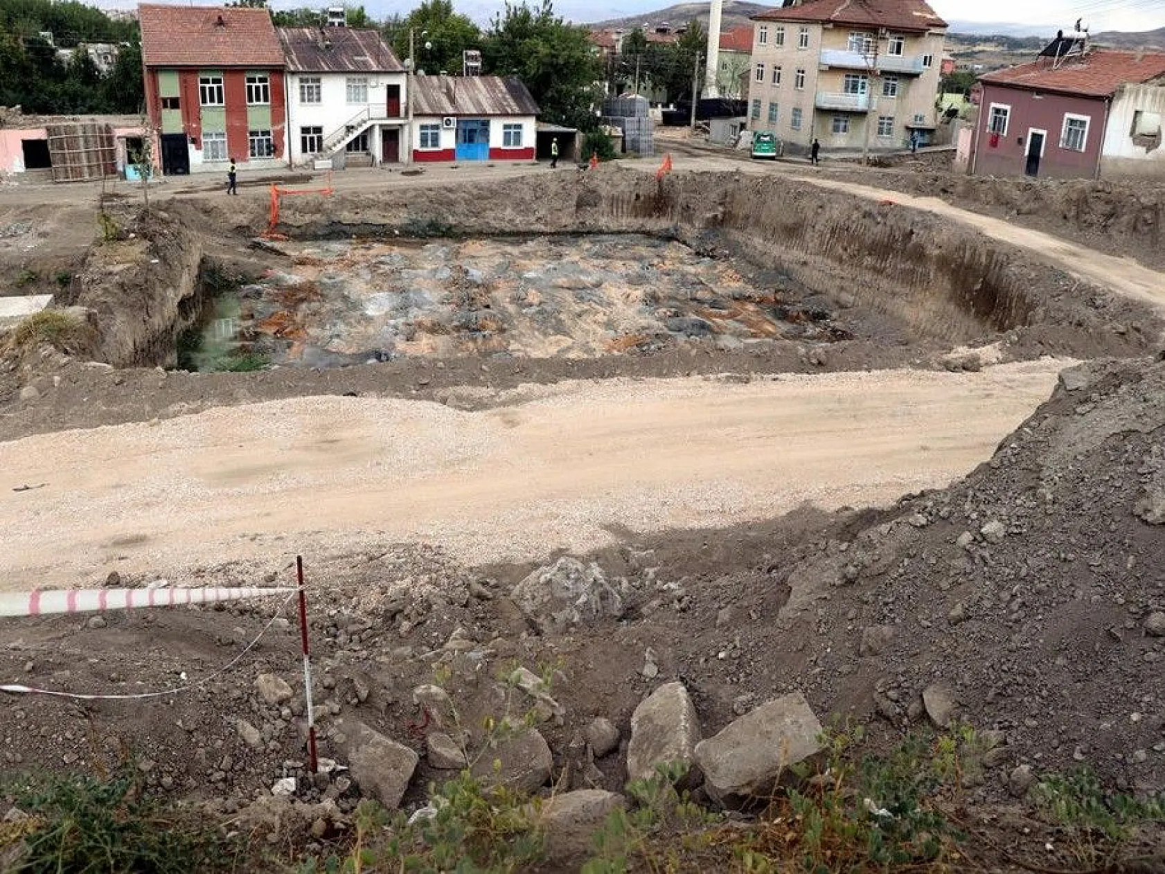 Elazığ'da Osmanlı dönemine ait olduğu değerlendirilen yapı bulundu