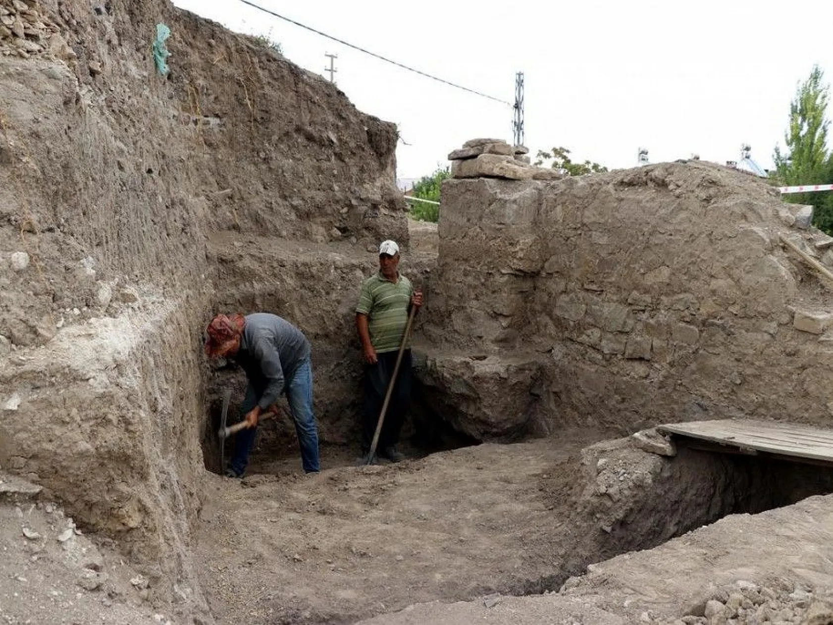 Elazığ'da Osmanlı dönemine ait olduğu değerlendirilen yapı bulundu