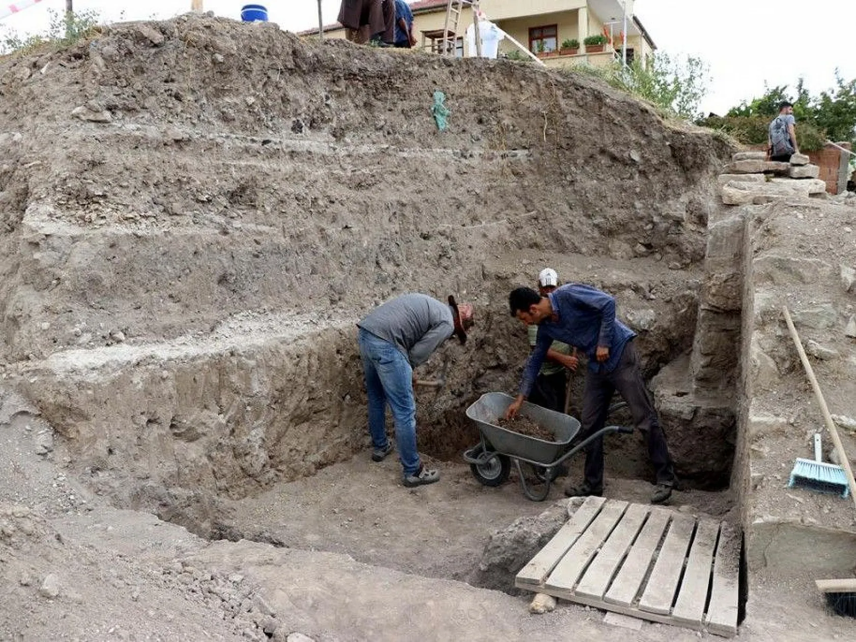 Elazığ'da Osmanlı dönemine ait olduğu değerlendirilen yapı bulundu