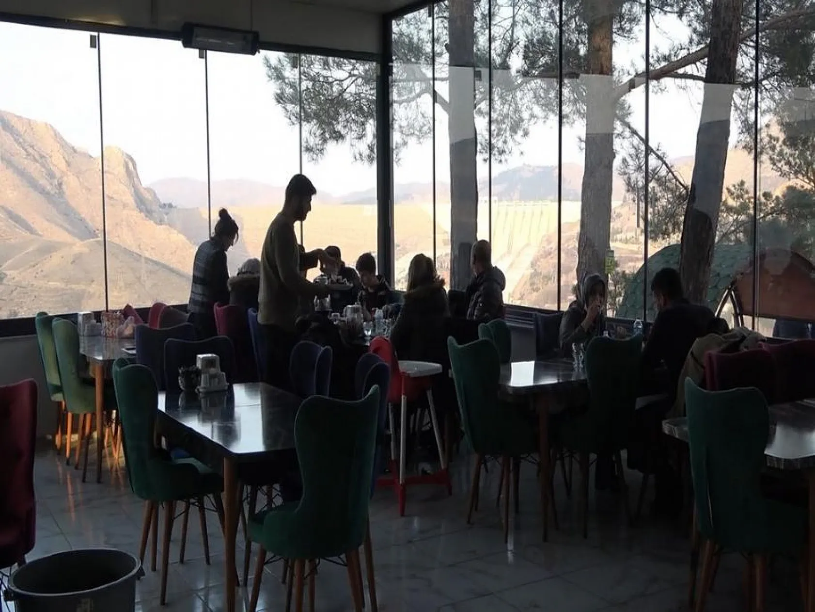 Güzel ilçemiz Keban, hem göze hem mideye hitap ediyor