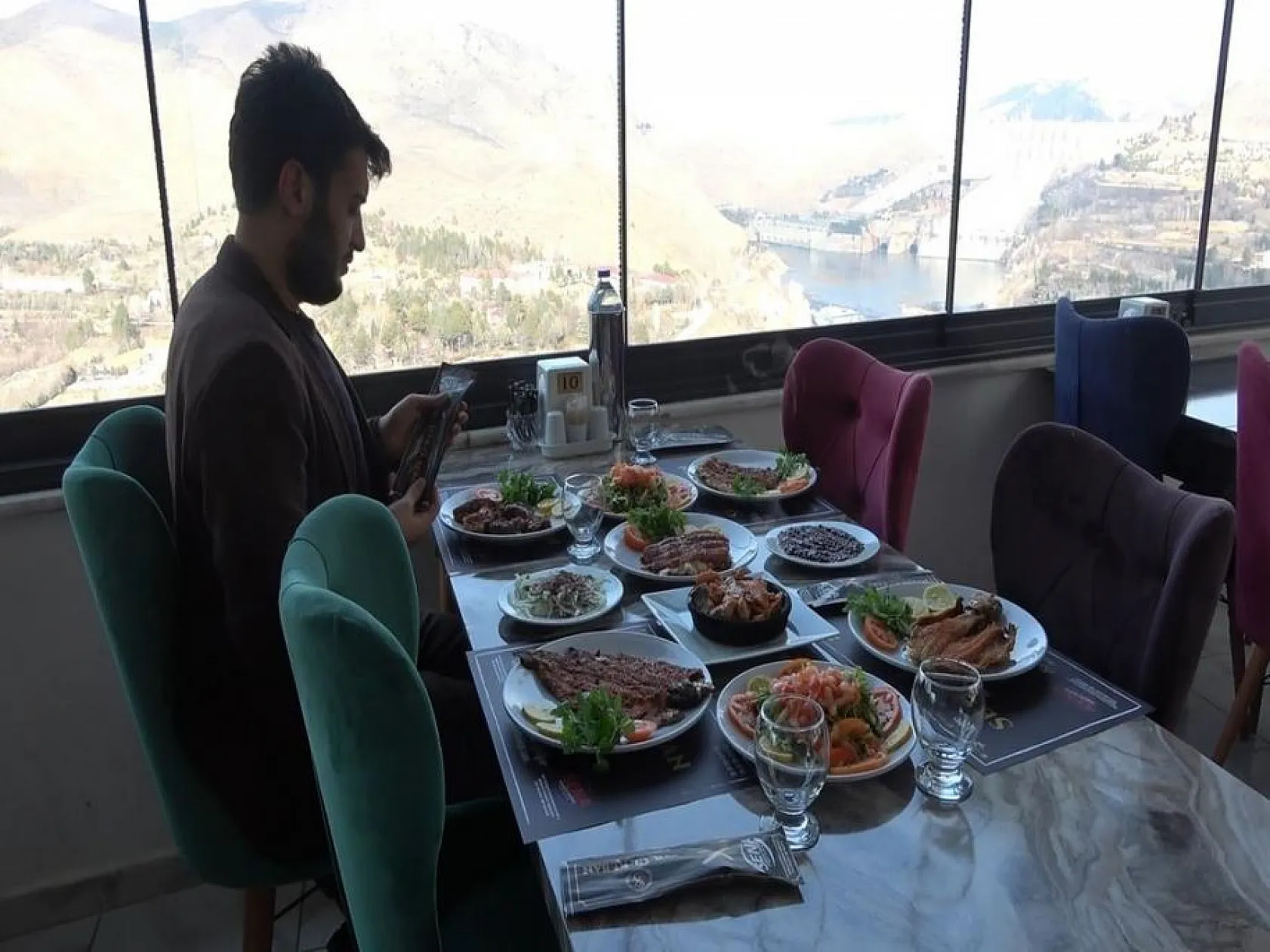 Güzel ilçemiz Keban, hem göze hem mideye hitap ediyor