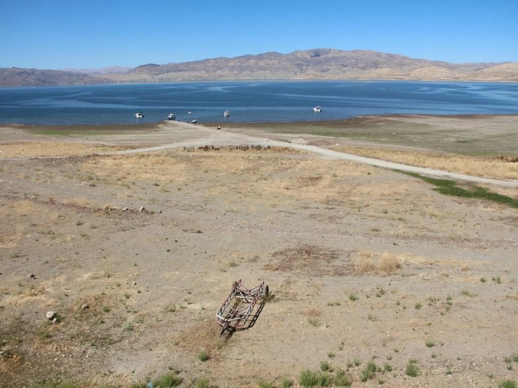 Bir zamanların eşsiz manzarasına sahip köyünü kuraklık vurdu