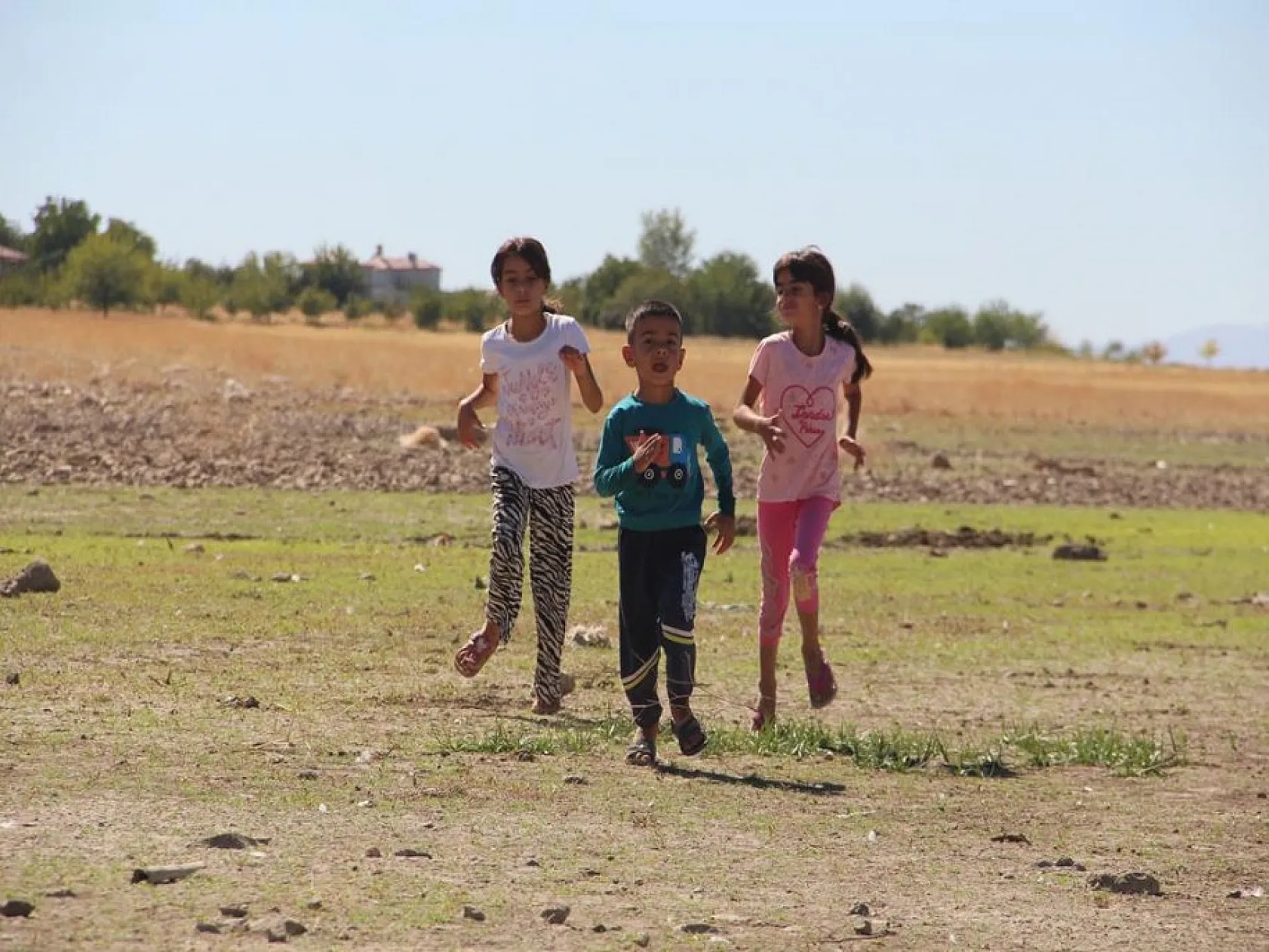 Bir zamanların eşsiz manzarasına sahip köyünü kuraklık vurdu