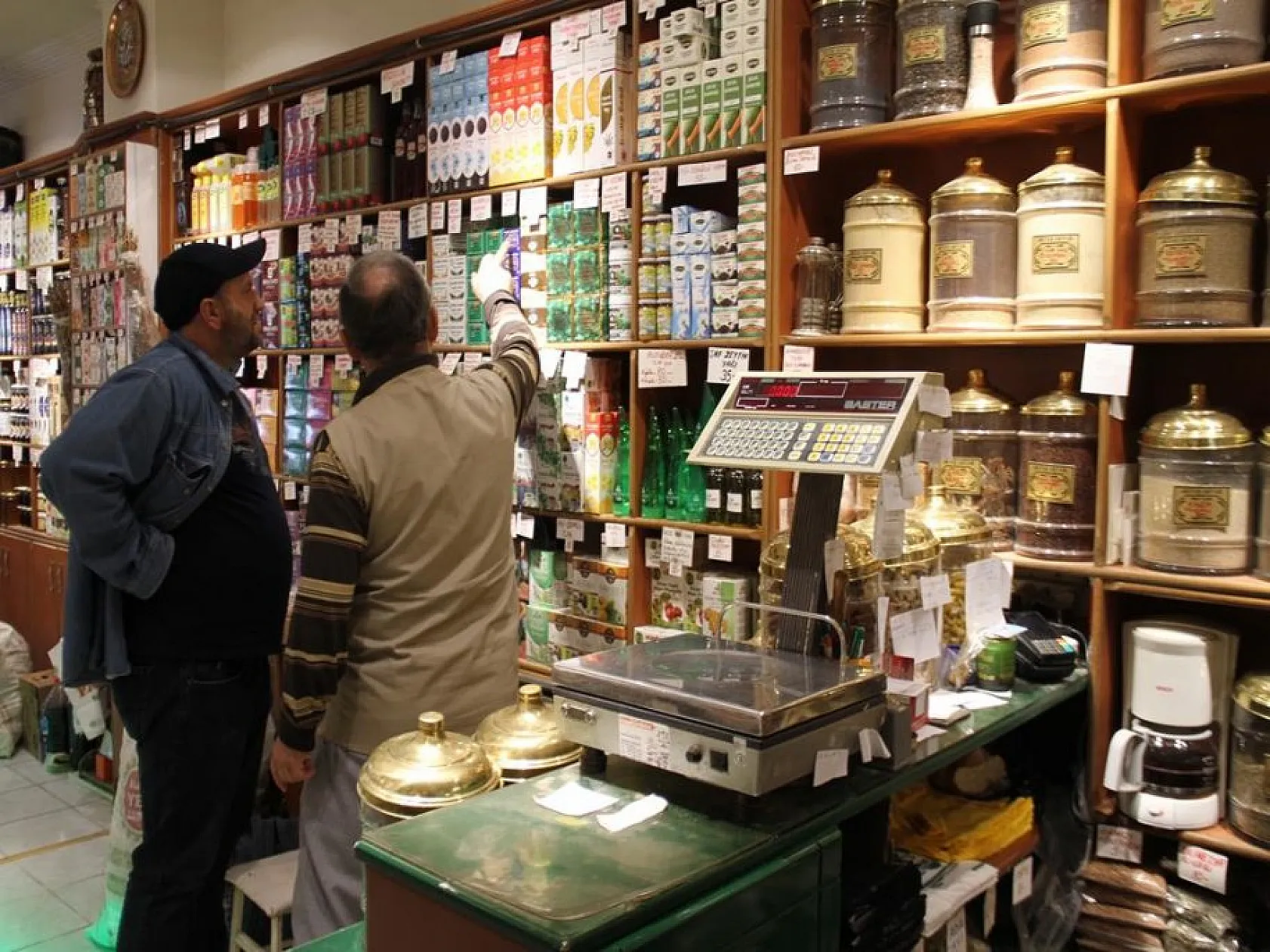 Bu aile 3 kuşaktır Elazığ'a şifa dağıtıyor