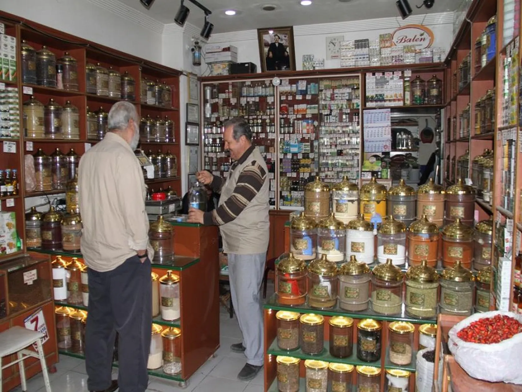 Bu aile 3 kuşaktır Elazığ'a şifa dağıtıyor