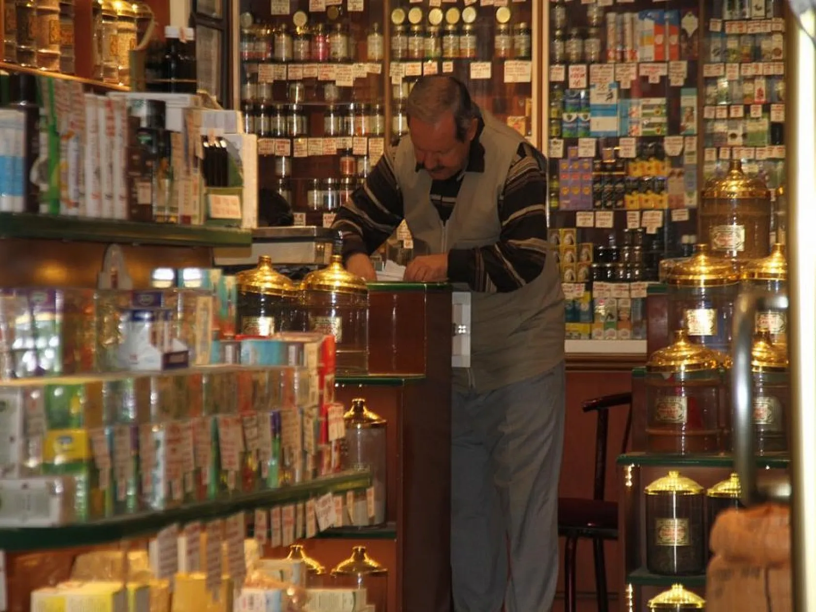 Bu aile 3 kuşaktır Elazığ'a şifa dağıtıyor