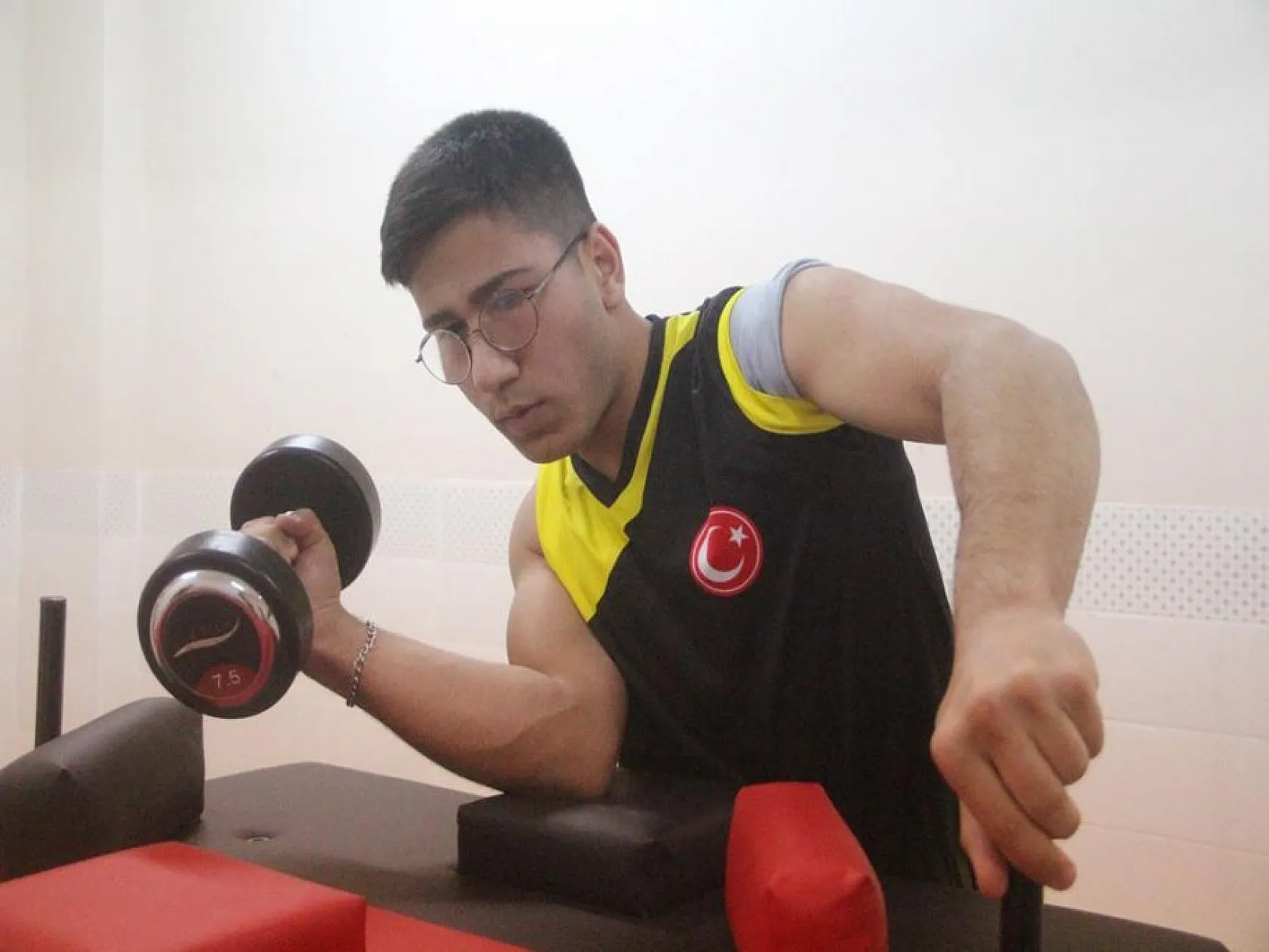 Dünya şampiyonu öğretmenlerini örnek alan öğrenciler başarıya koşuyor