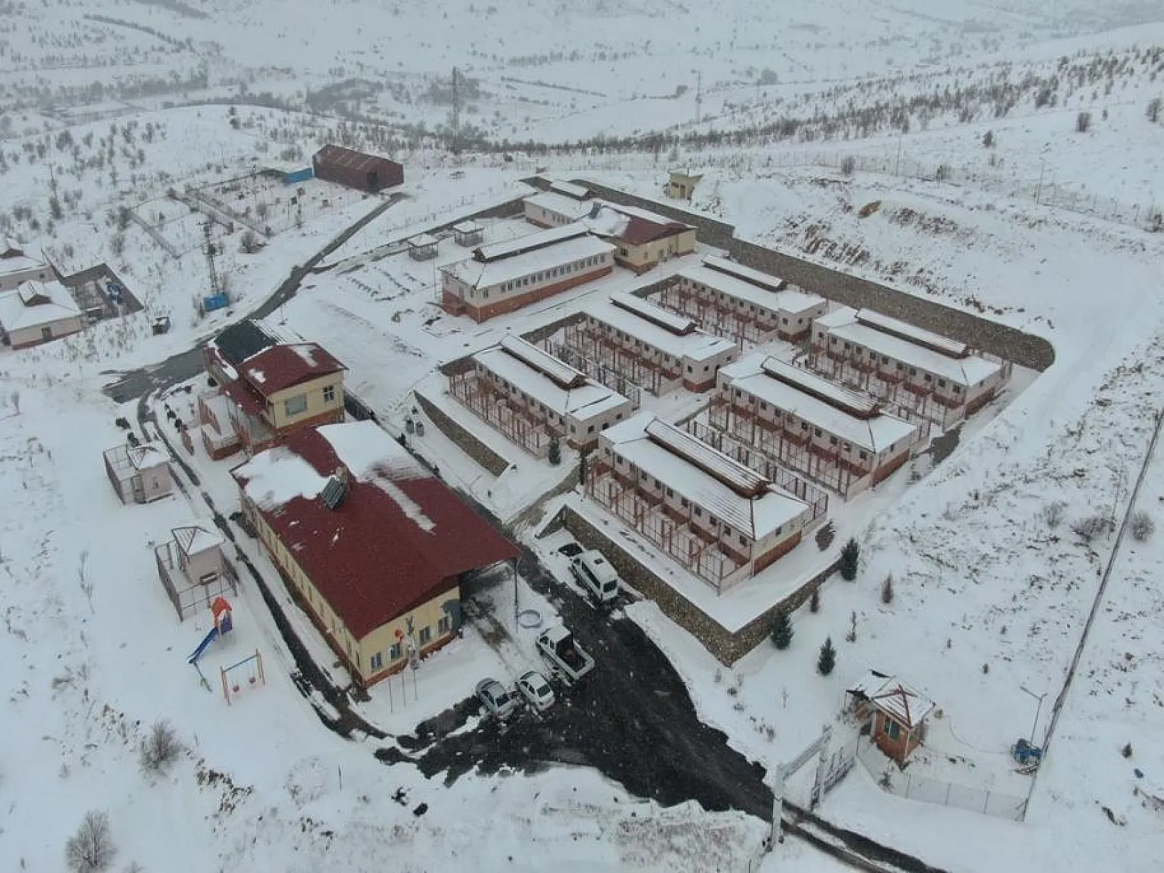 Elazığ Belediyesinden sokak hayvanları için 5 yıldızlı otel konforu