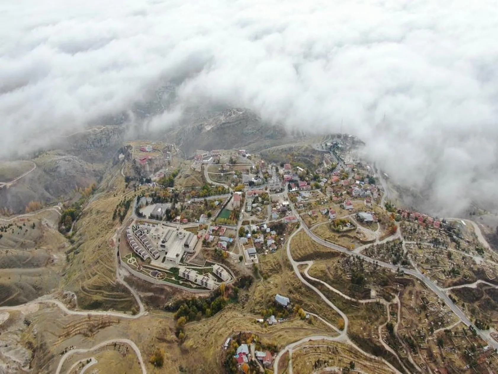 Elazığ'da eşsiz sis manzarası