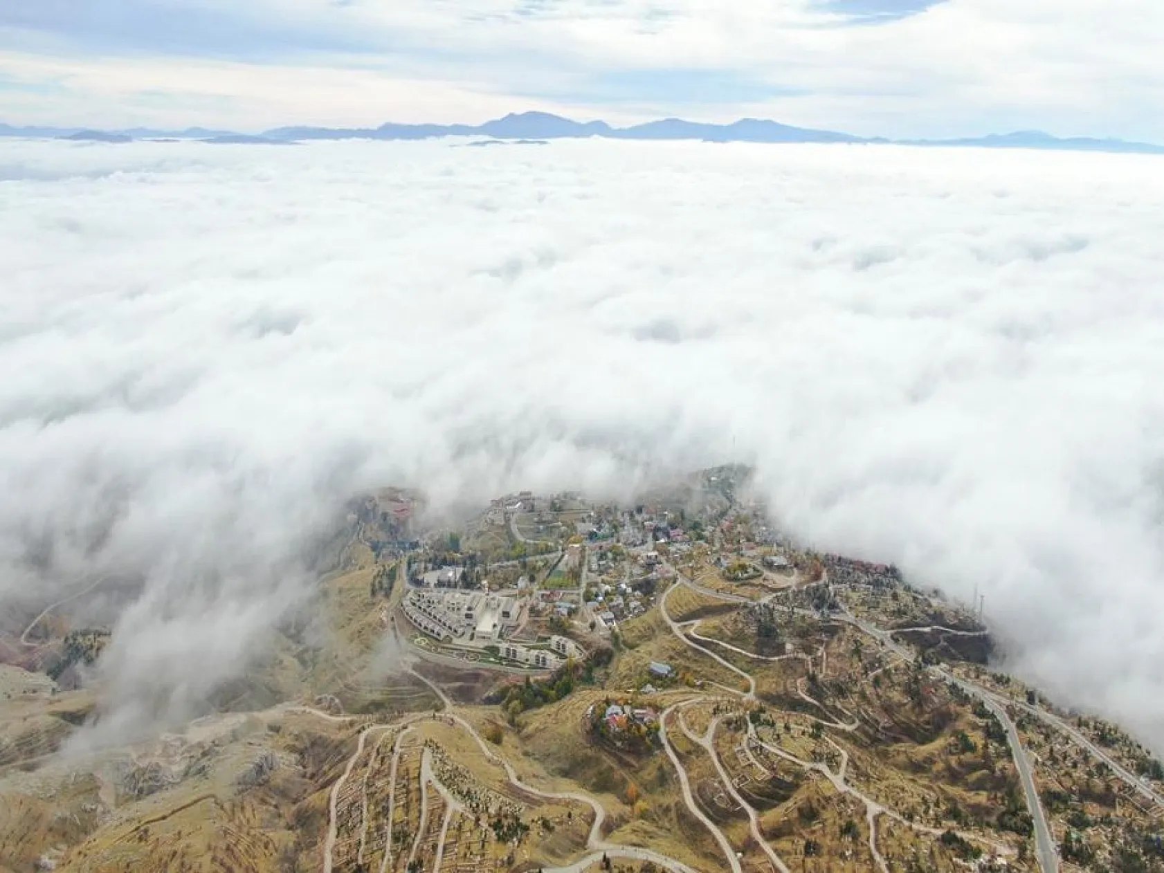 Elazığ'da eşsiz sis manzarası