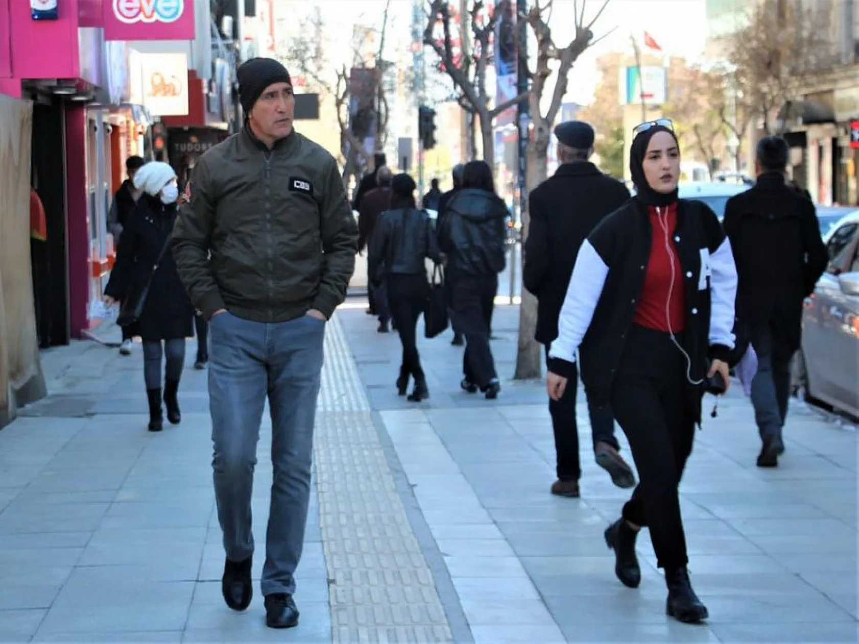 Elazığ'da vatandaşlar maske takmamaya çabuk alıştı