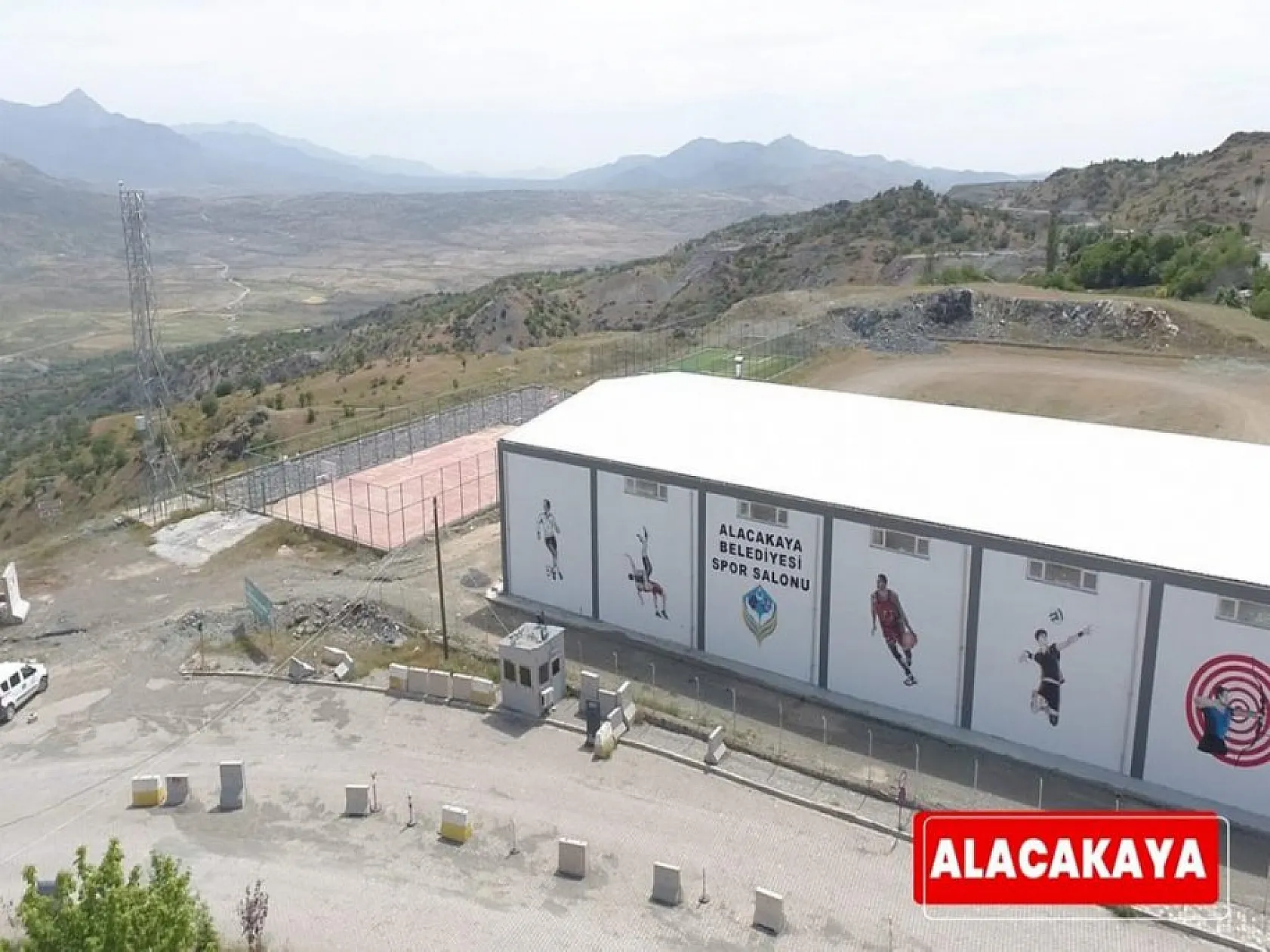 Elazığ'ın 10 ilçesi spor salonuna kavuştu