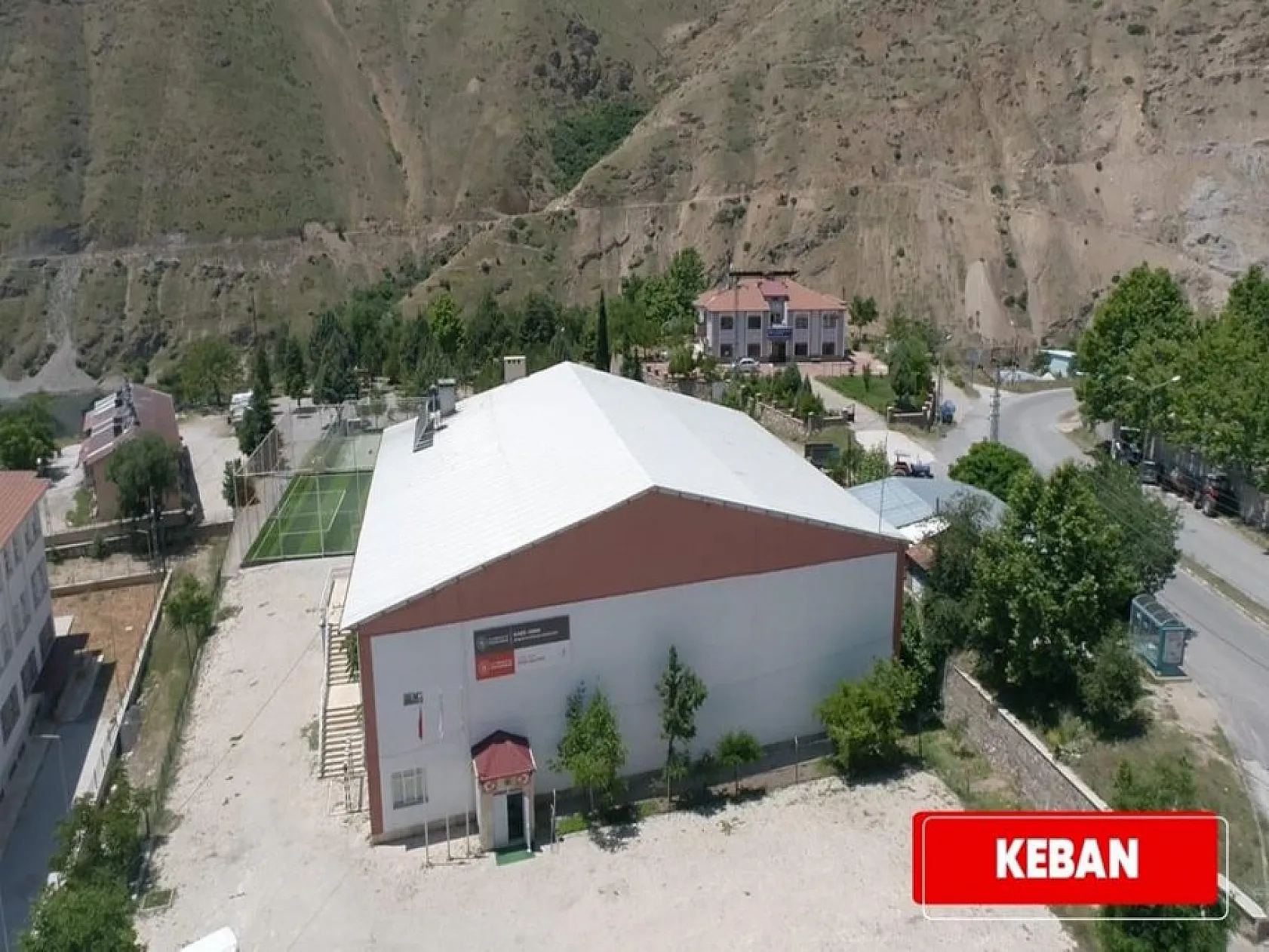 Elazığ'ın 10 ilçesi spor salonuna kavuştu