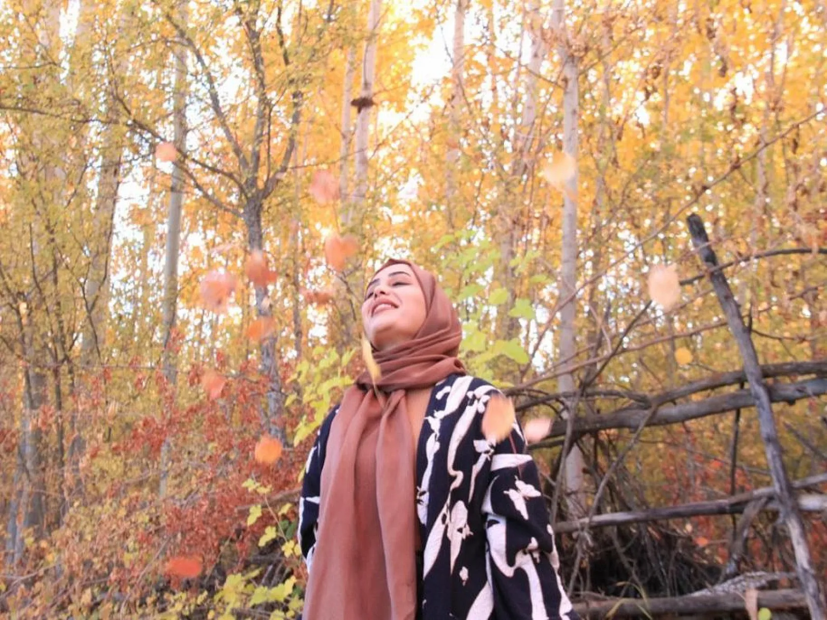 Elazığ'ın Beşik köyü sonbaharda görsel bir şölen sunuyor