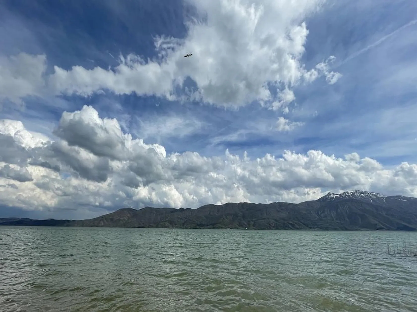 Doğuda tatilcilerin gözdesi Hazar Gölü doğal güzelliğiyle bayrama hazır