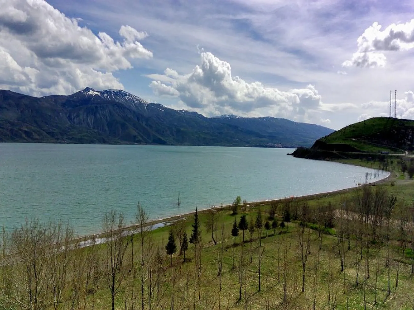 Doğuda tatilcilerin gözdesi Hazar Gölü doğal güzelliğiyle bayrama hazır